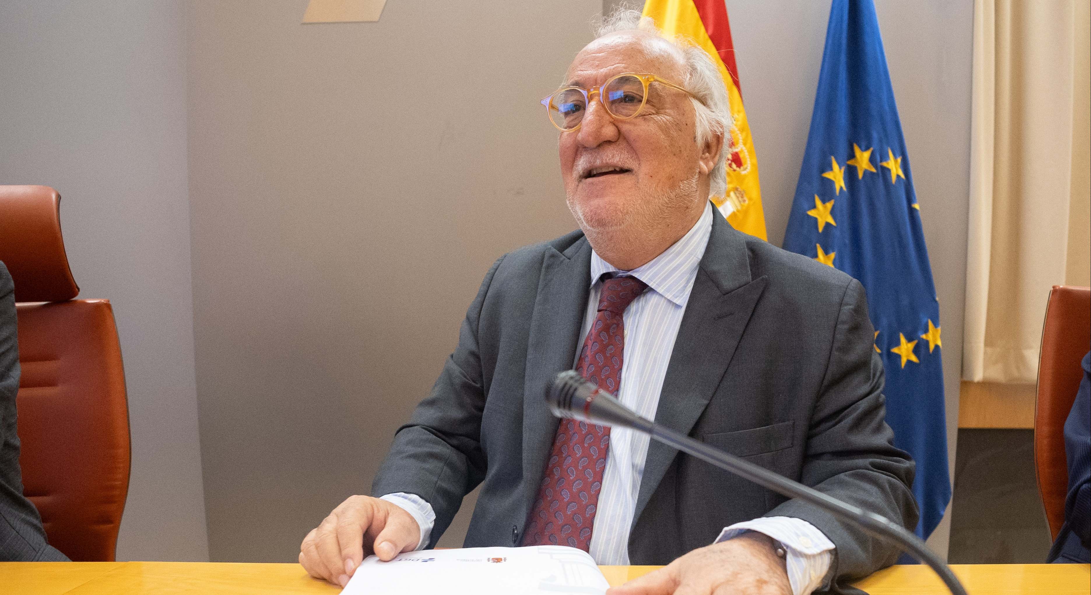 El director general de Tráfico, Pere Navarro, interviene durante una rueda de prensa, en la Dirección General de Tráfico