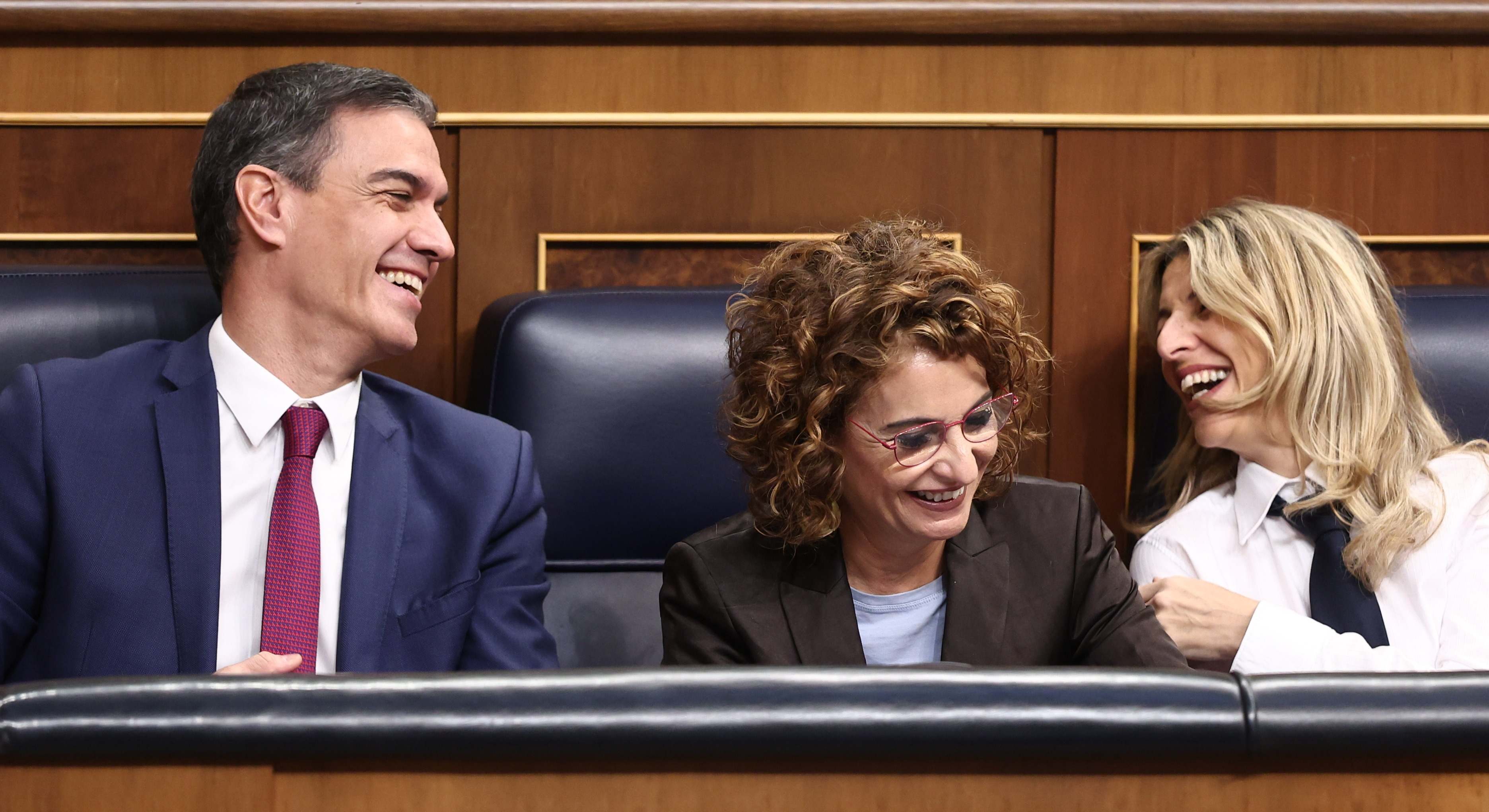 Pedro Sánchez, María Jesús Montero y Yolanda Díaz, en un pleno del Congreso. Foto: EP.