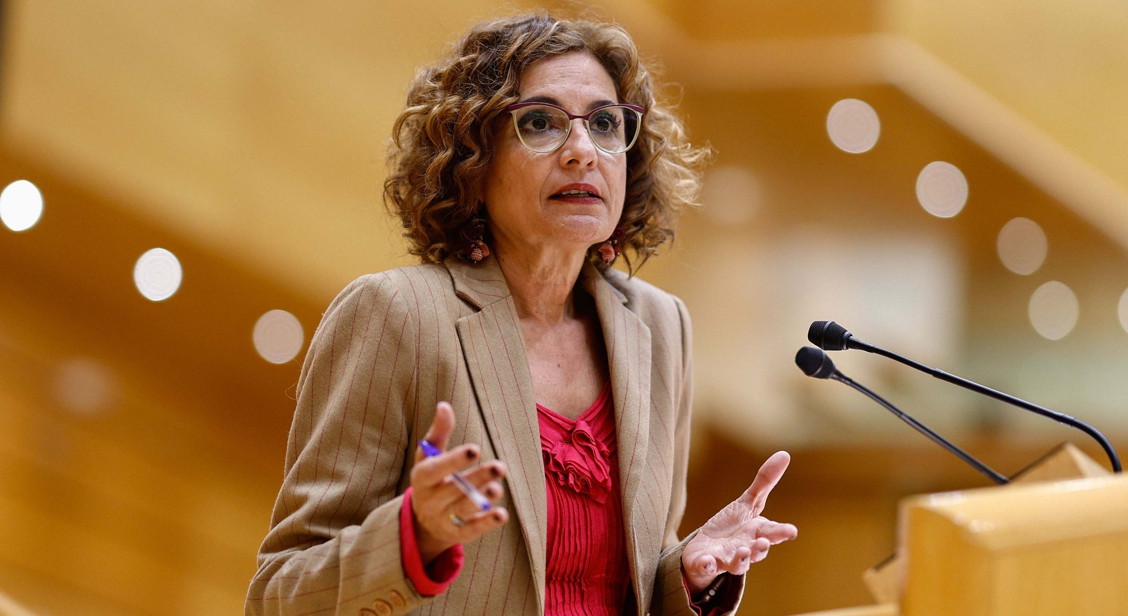 la vicepresidenta primera ministra de hacienda maria jesus montero