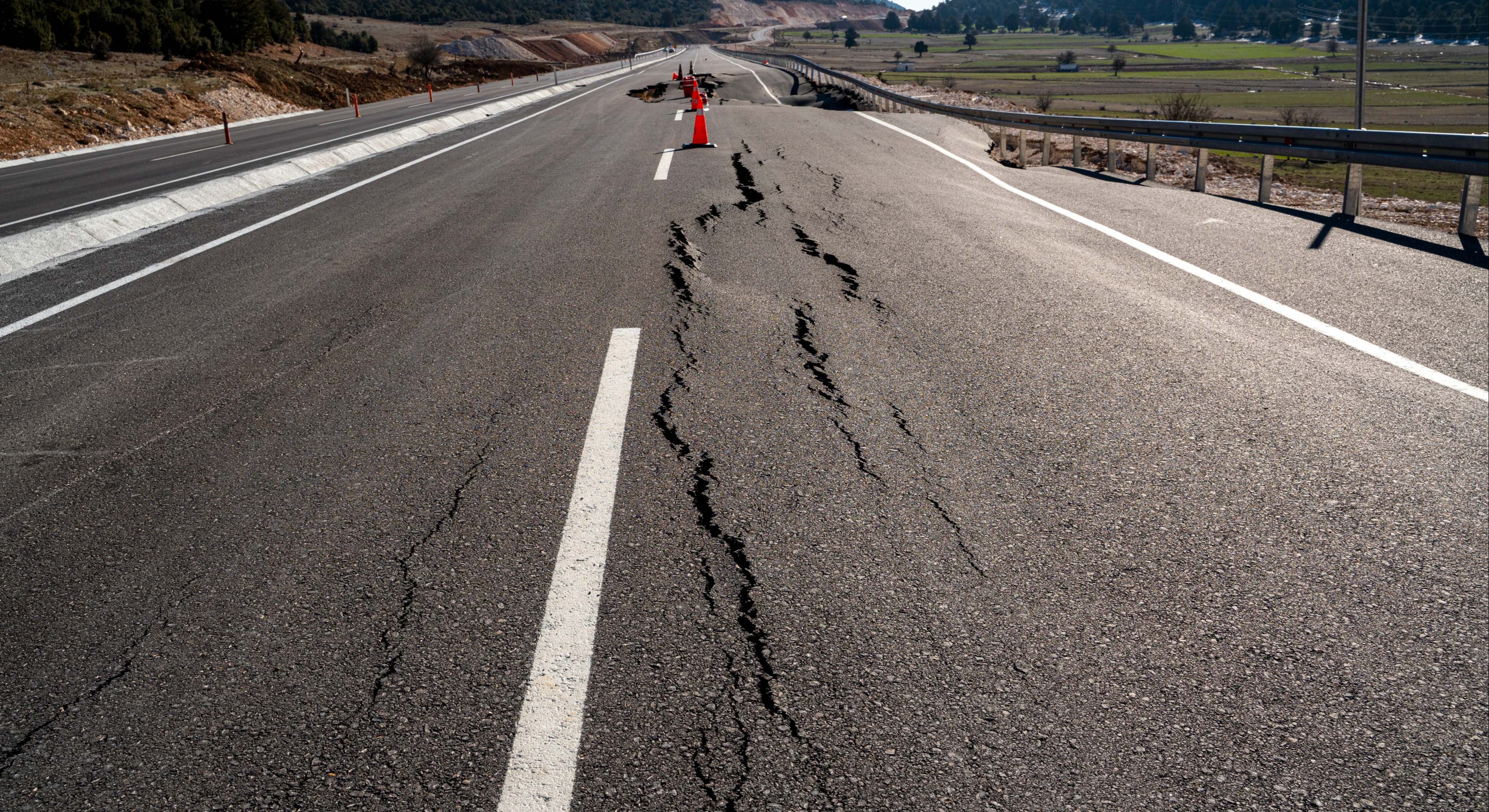 Carretera resquebrajada