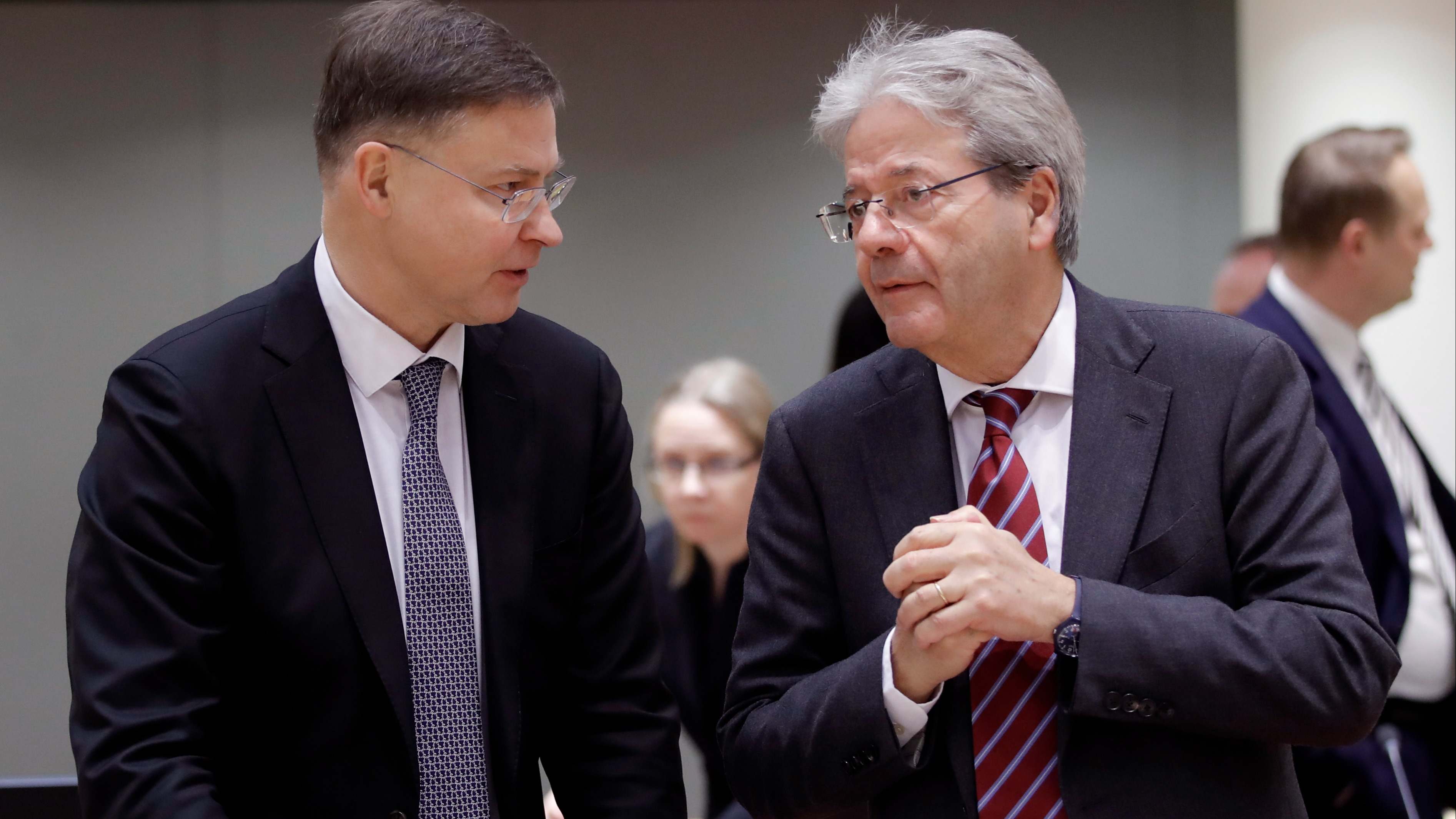 Dombrovskis y Gentiloni