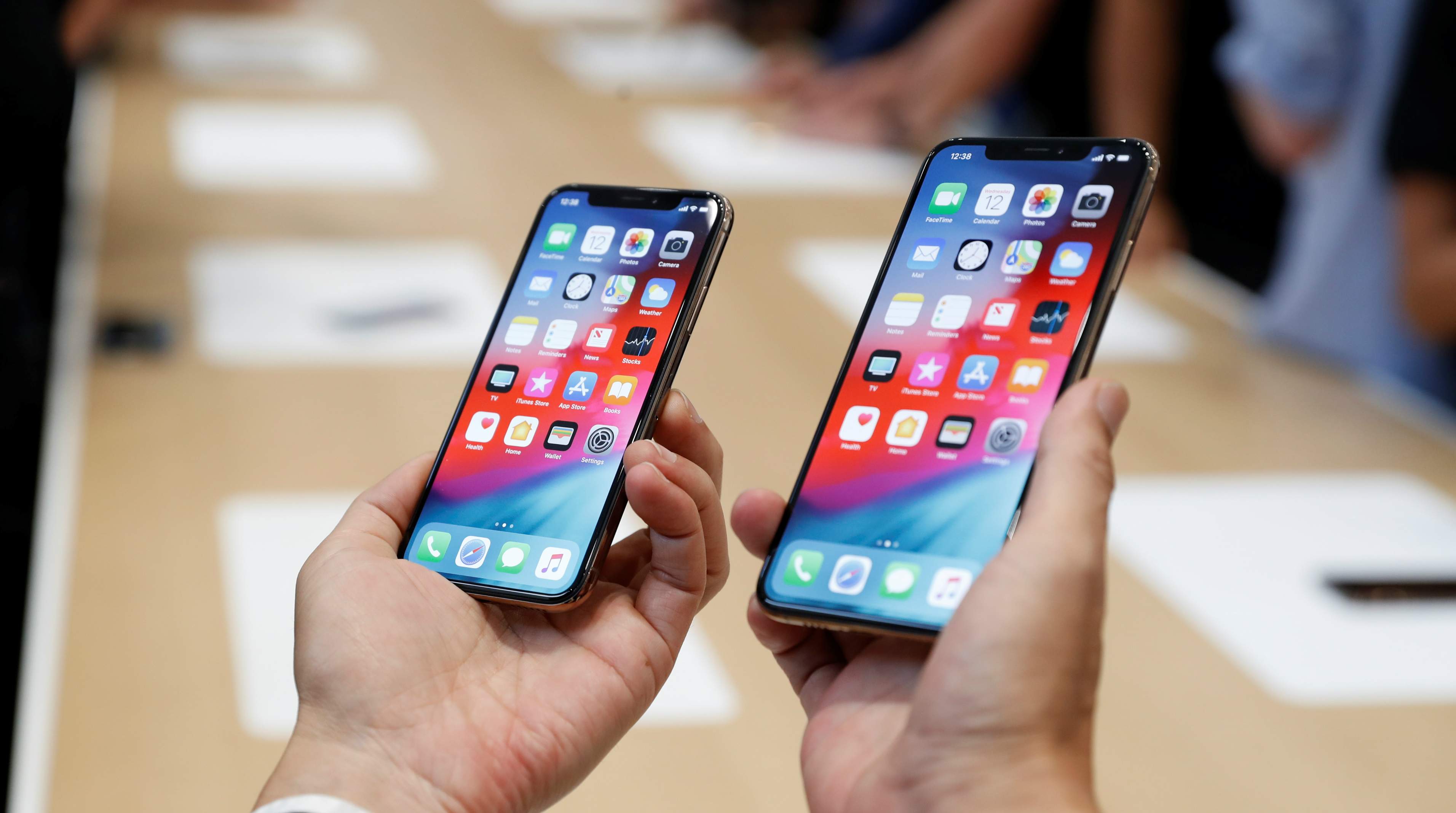 iphone-xs-xs-max-2.jpg