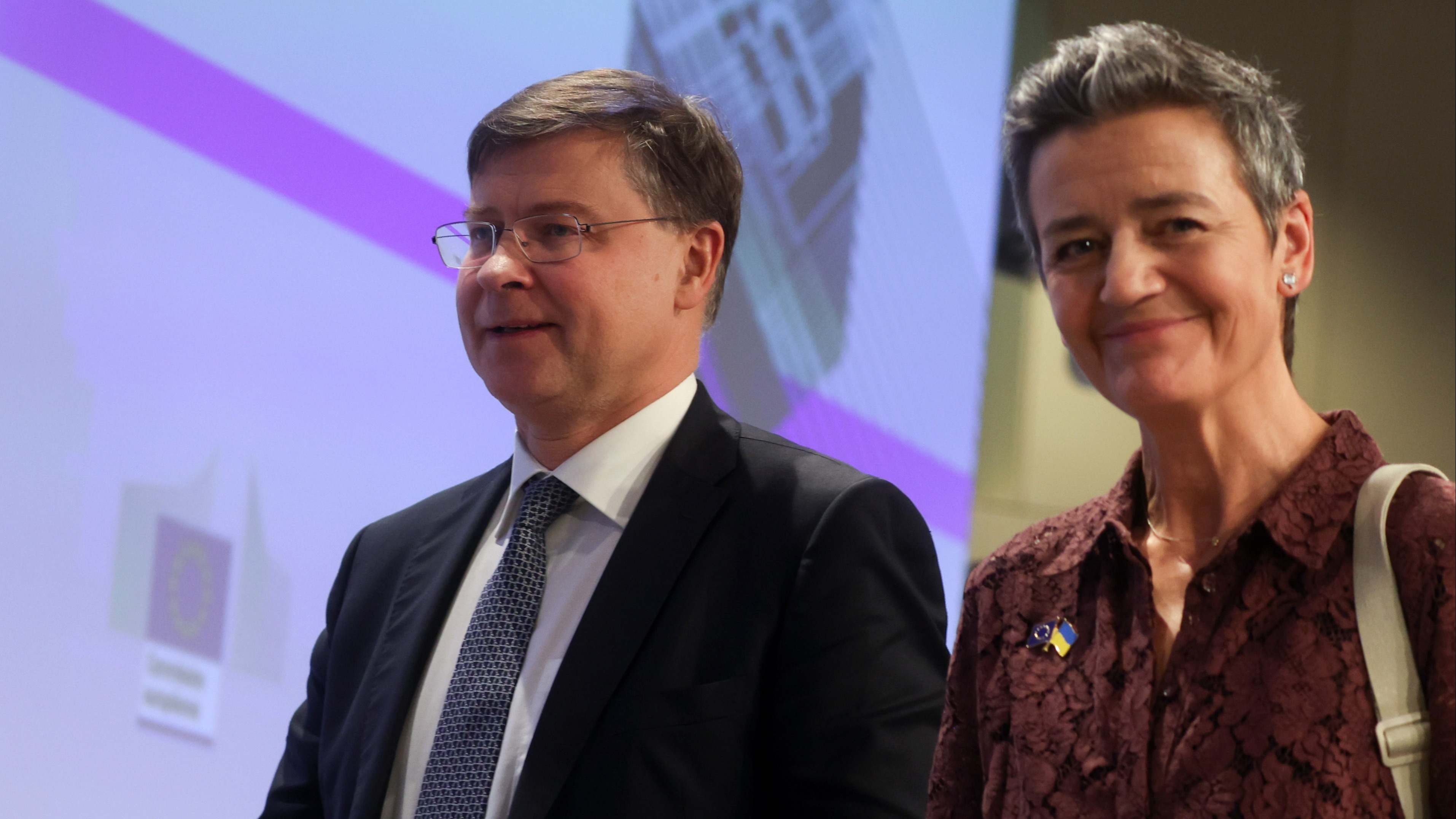 Los vicepresidentes de la Comisión Europea, Valdis Dombrovskis y Margrethe Vestager.