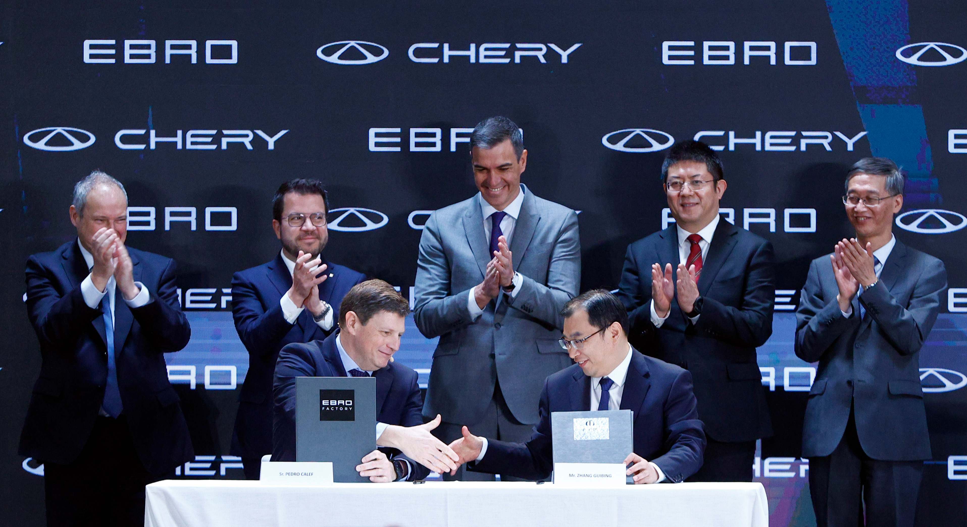 Firma del acuerdo entre Ebro y Chery el pasado mes de abril