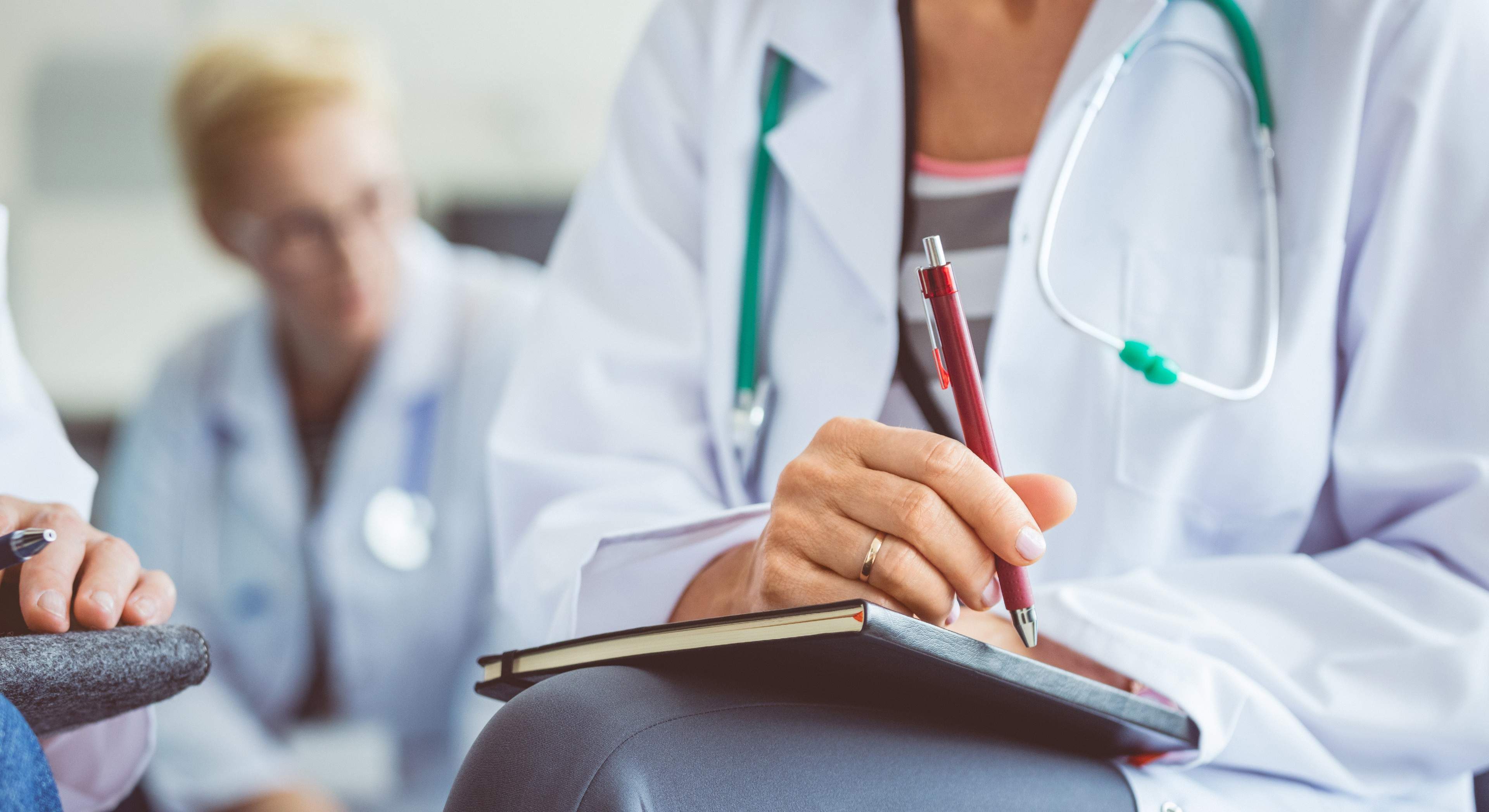 medico-libreta-istock.jpg