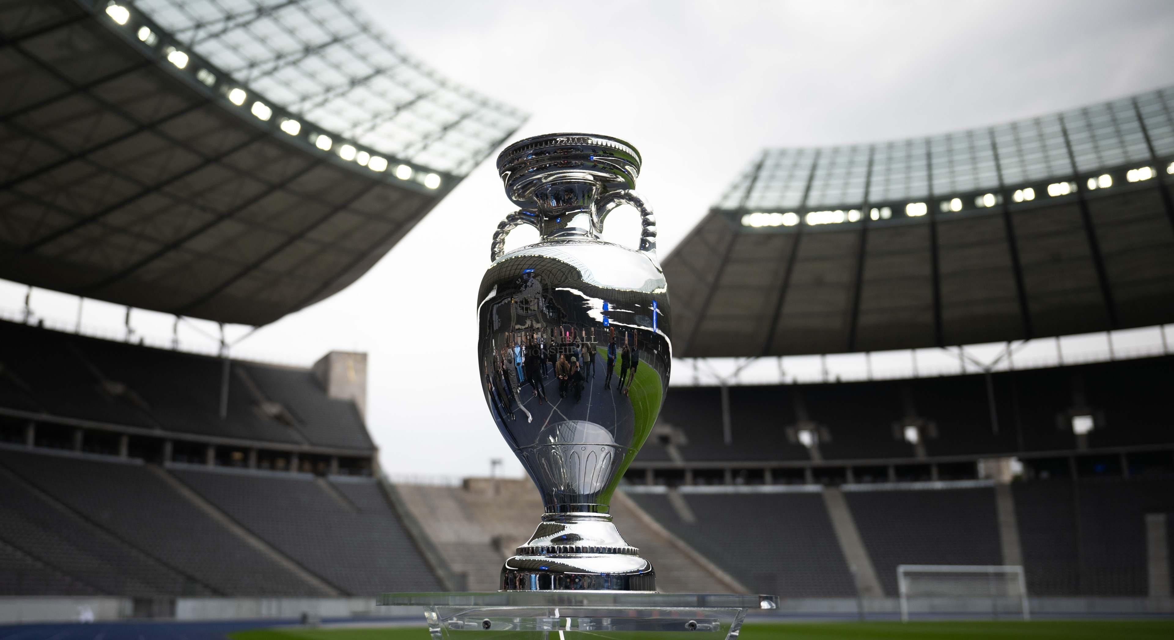 trofeo de la Eurocopa 2024