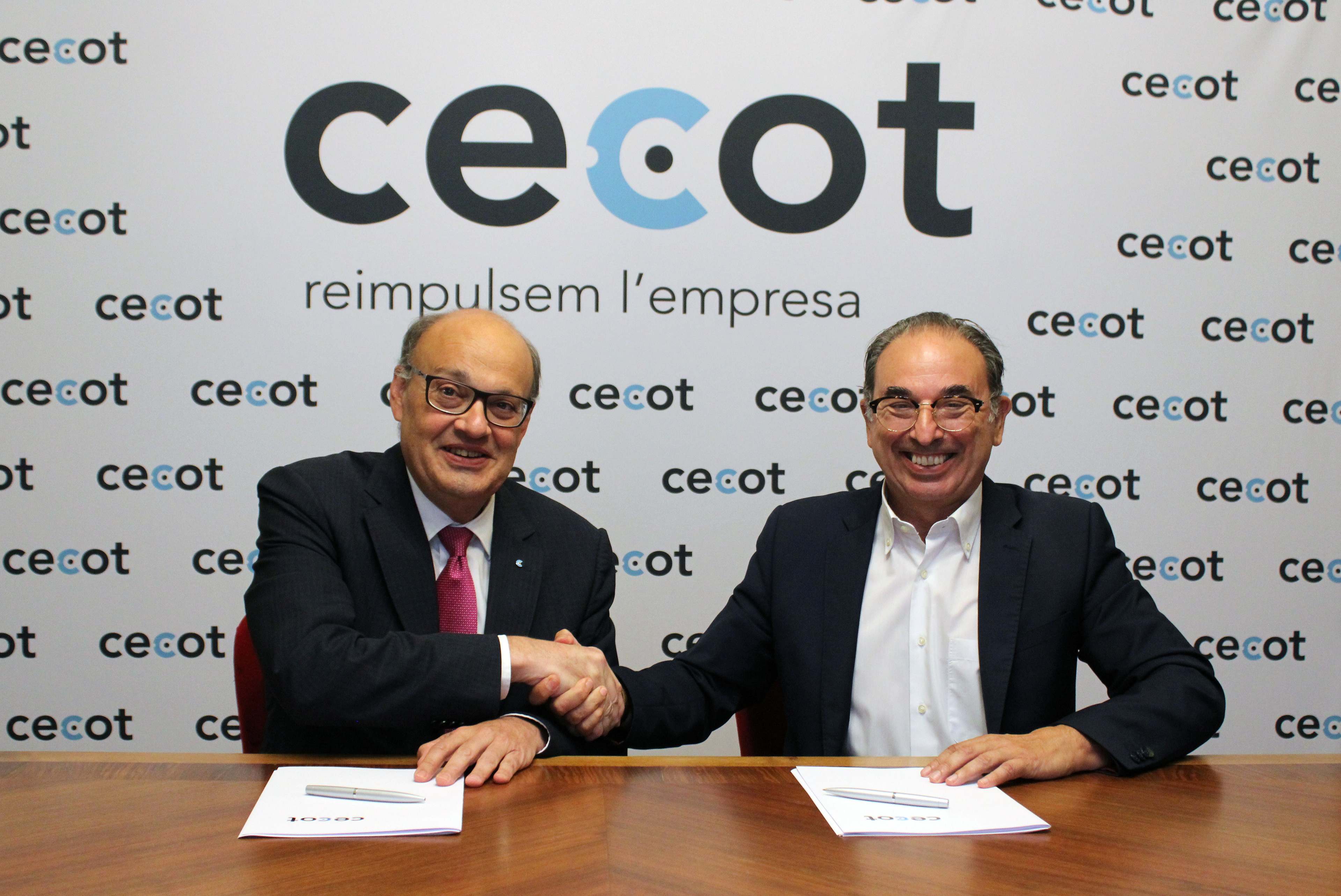 El presidente de Cecot (i.), Xavier Panés, y el presidente institucional de Veolia Serveis Catalunya (d.), Miquel Àngel Cerdà. EE
