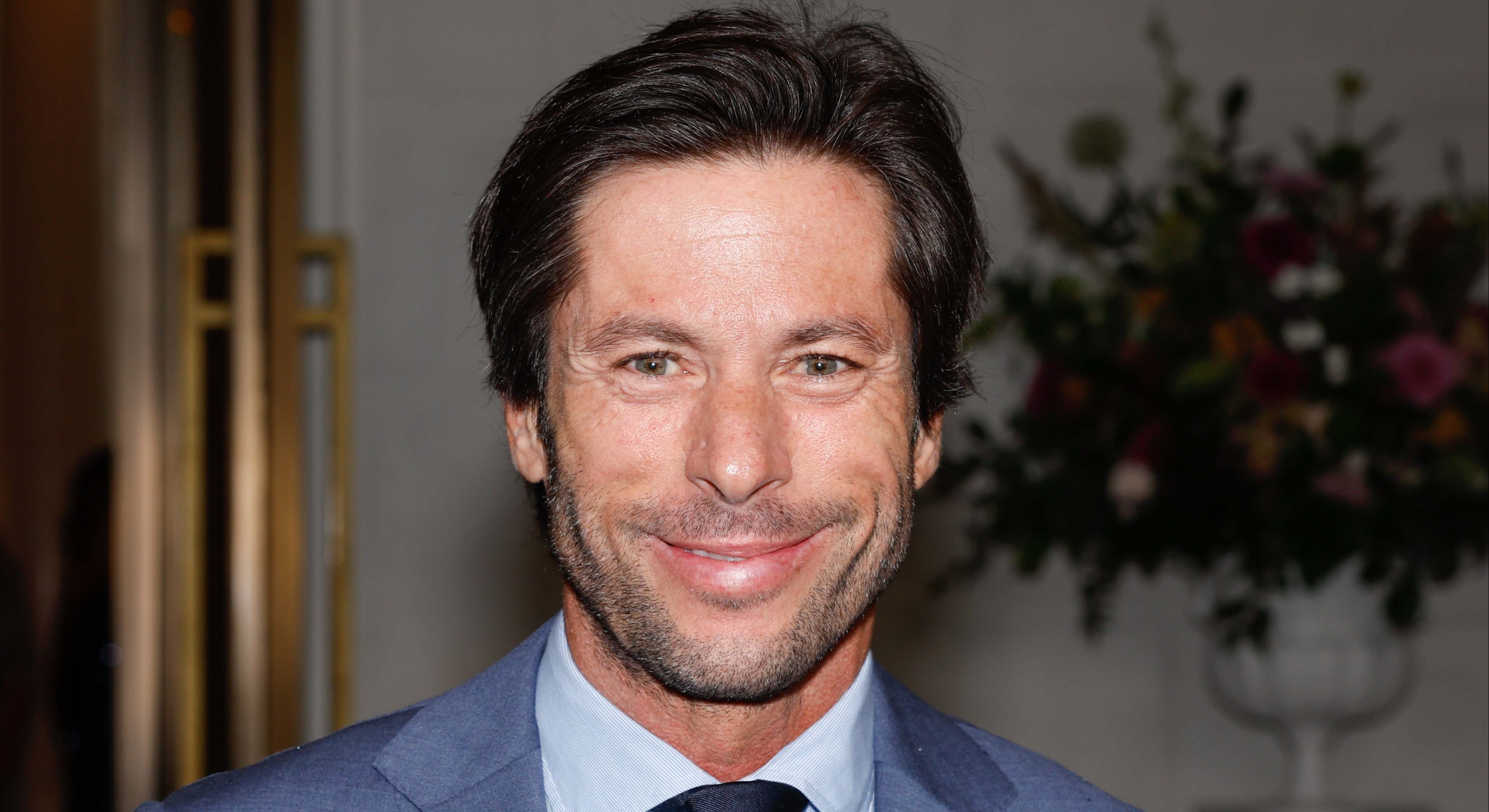 José Antonio Canales Rivera muy sonriente.