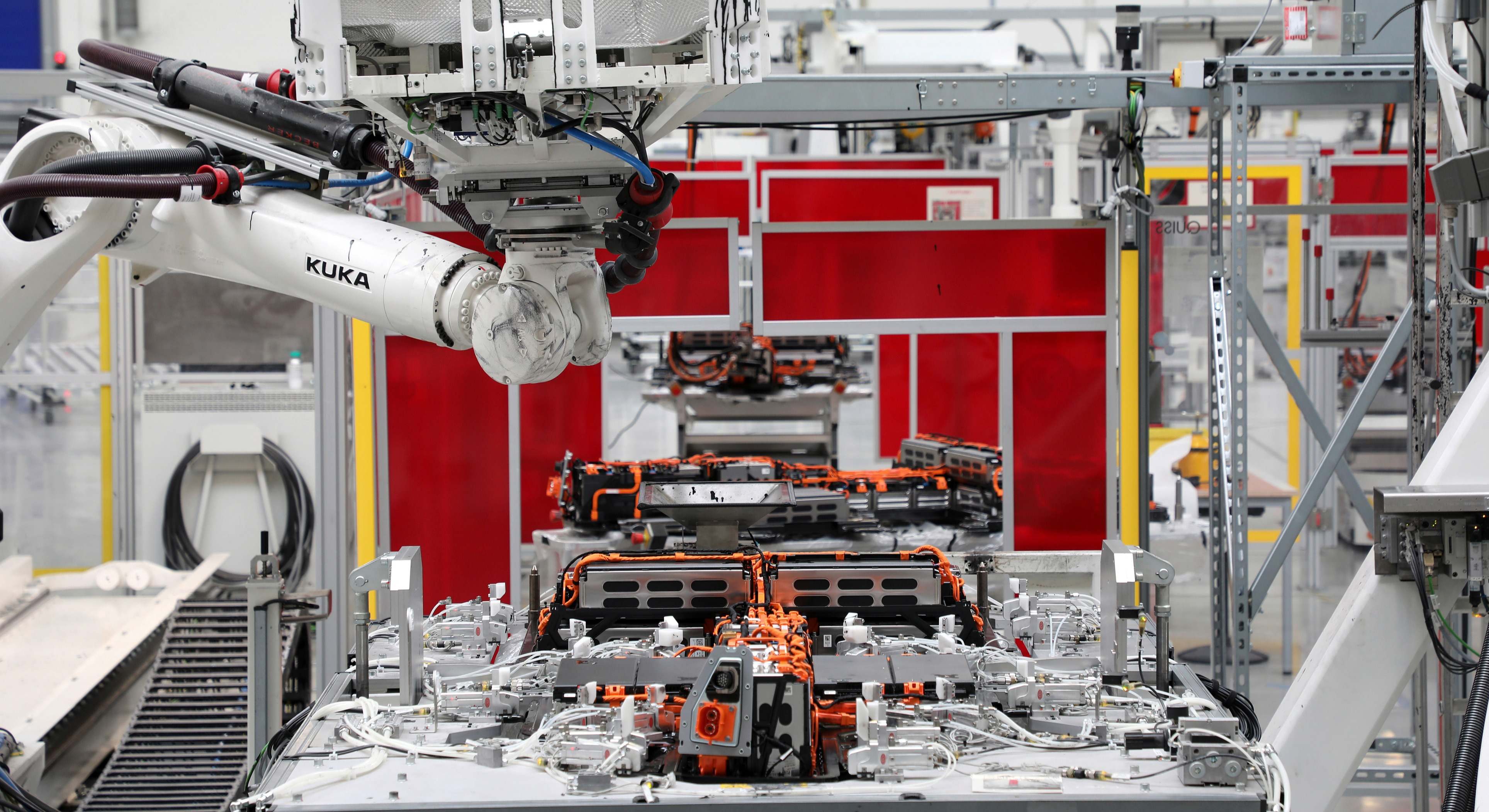 Una línea robotizada de producción.