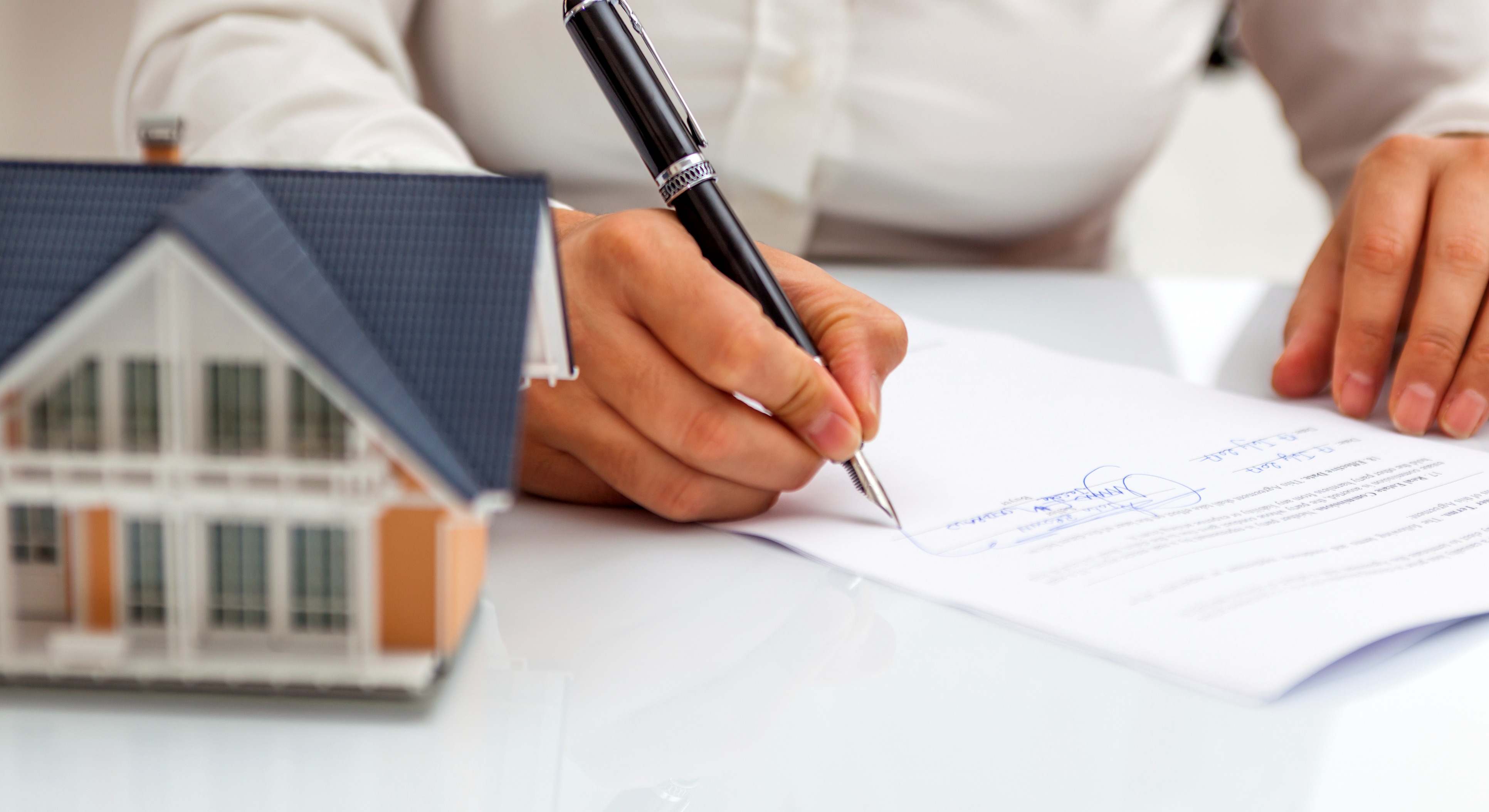 Firma de una hipoteca. / Foto: iStock