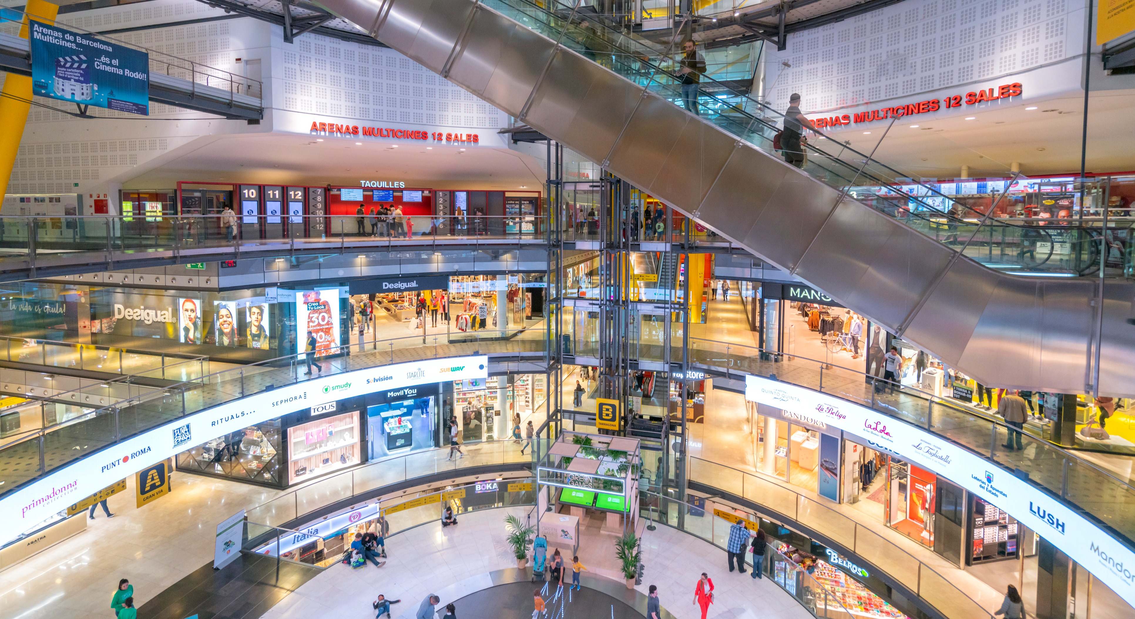 Interior del centro comercial Arenas de Barcelona. / Foto: iStock