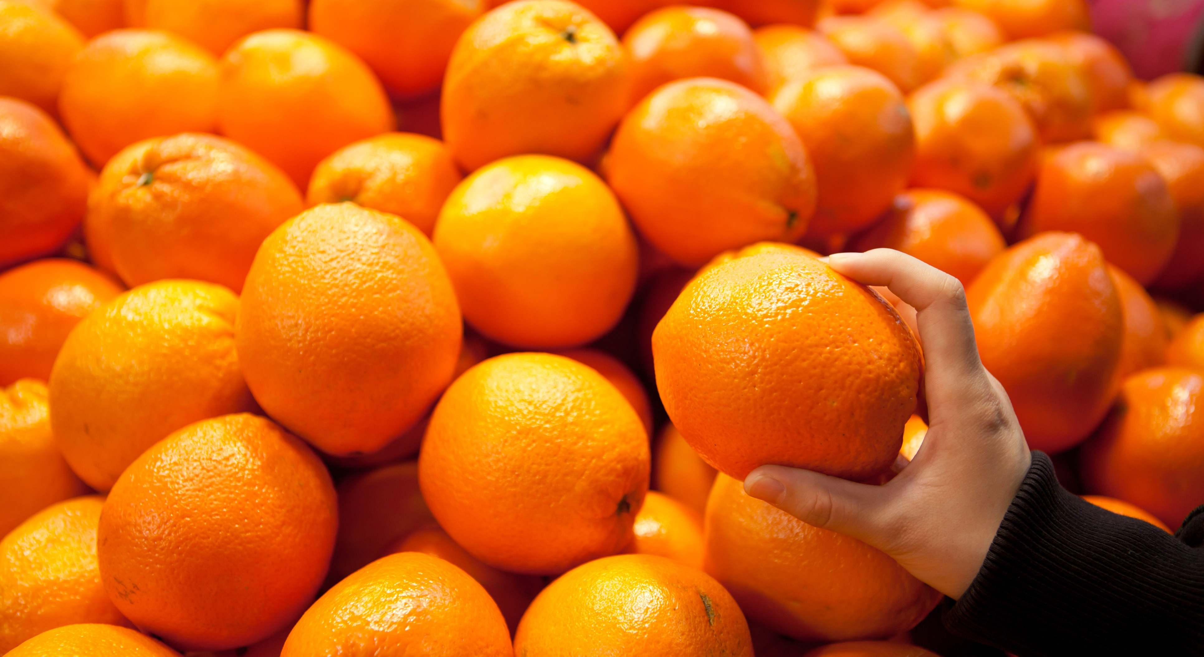 Naranjas expuestas en el supermercado. / Foto: iStock