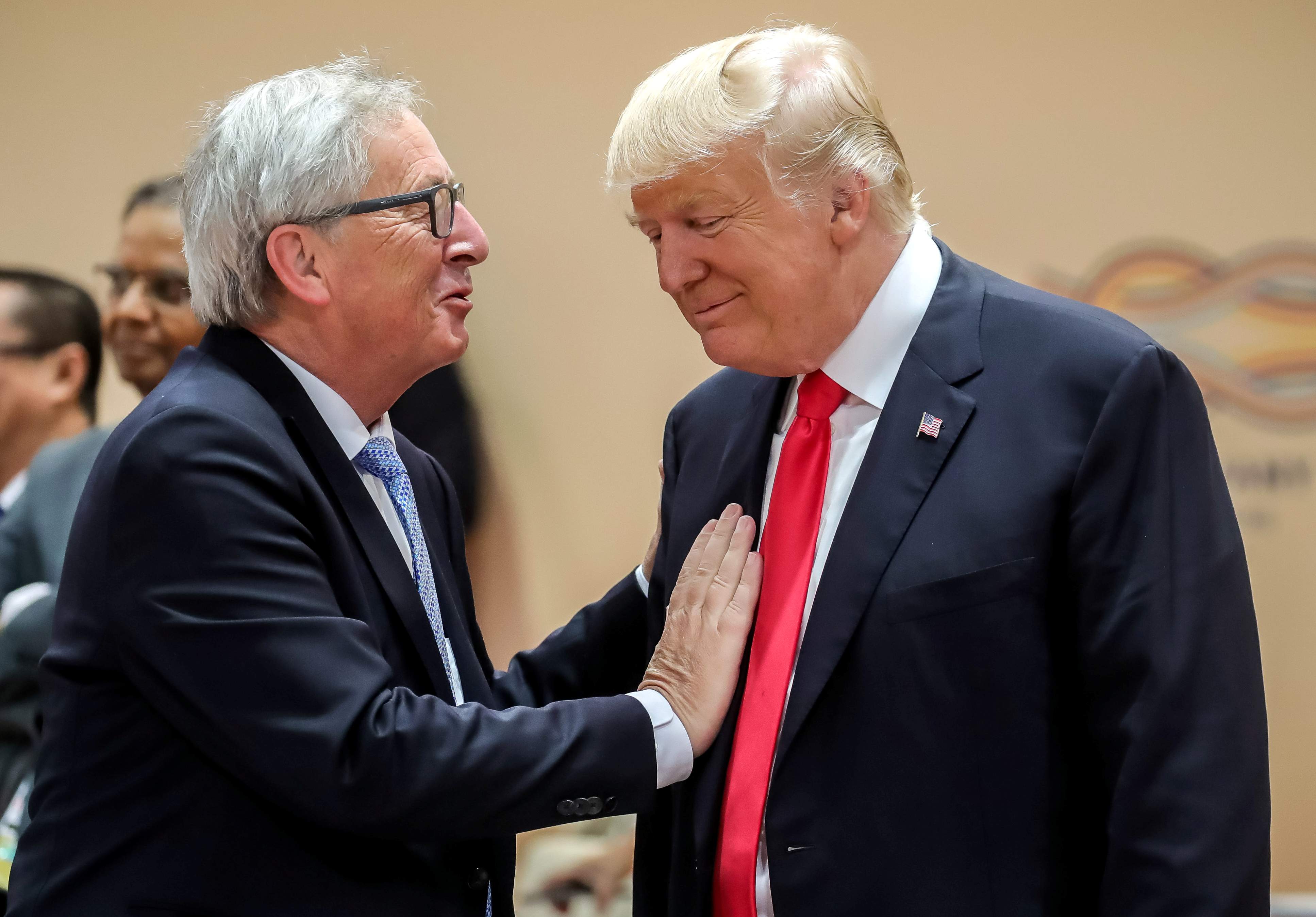 Trump-Juncker.jpg