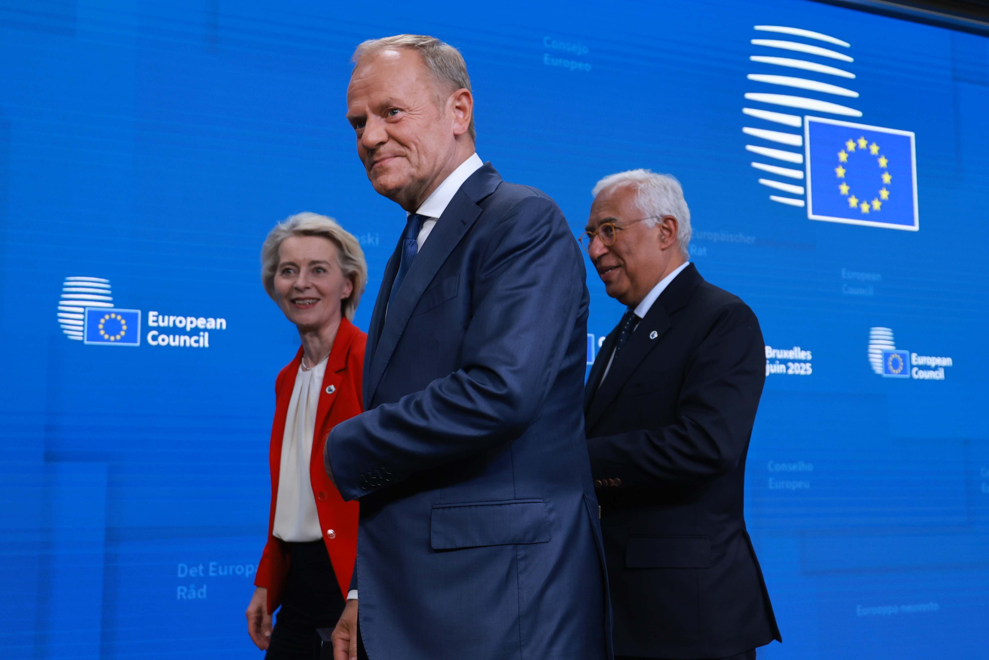 La presidenta de la Comisión Europea, Ursula von der Leyen, el primer ministro polaco, Donald Tusk y el presidente del Consejo de la UE, Antonio Costa
