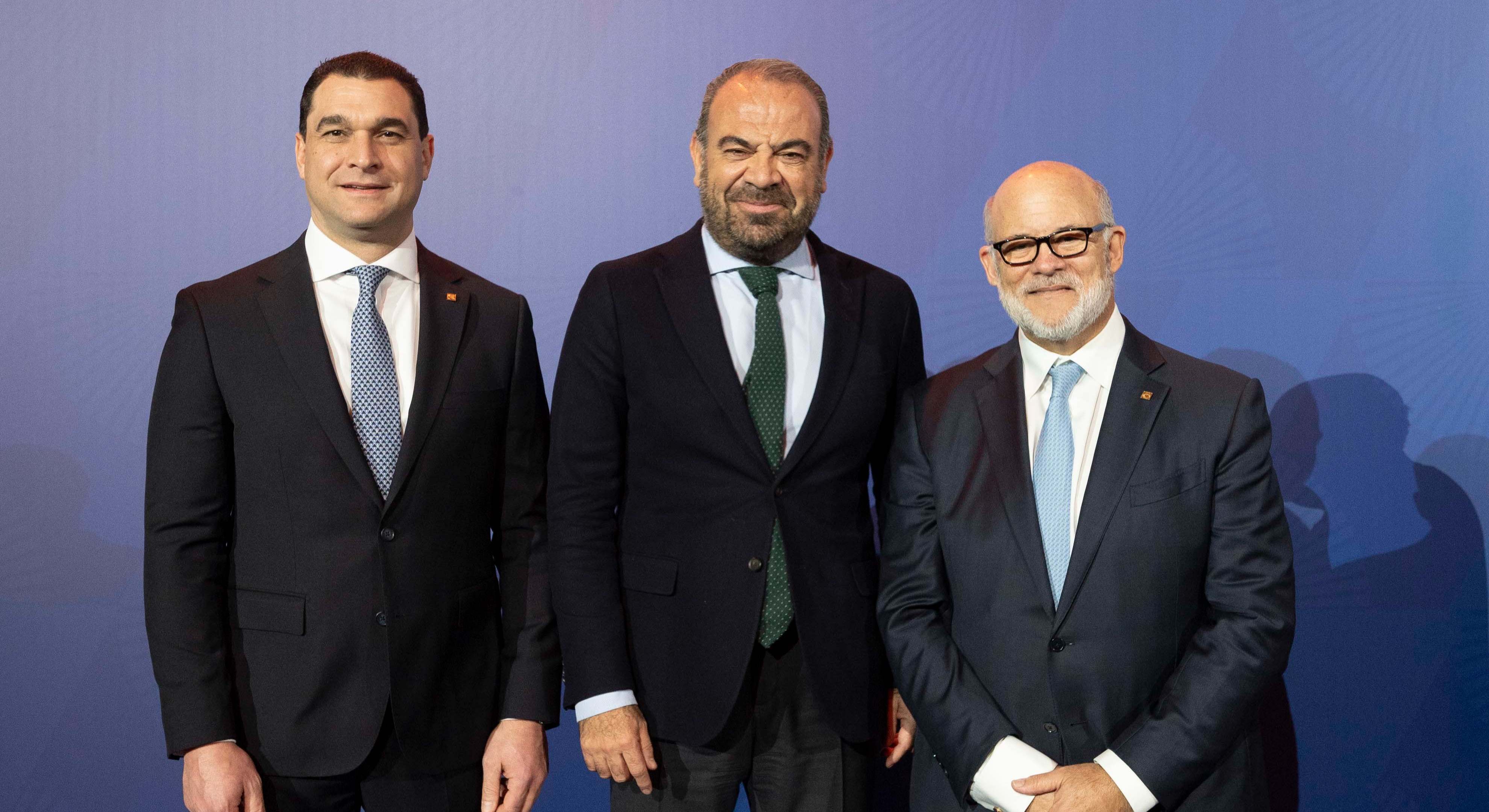 José Manuel Cuervo, Vicepresidente Área Filiales Mercado de Valores de Grupo Popular; Gabriel Escarrer Jaume, Presidente y CEO de Meliá; Eduardo J. Grullón, Presidente de AFP Popular.