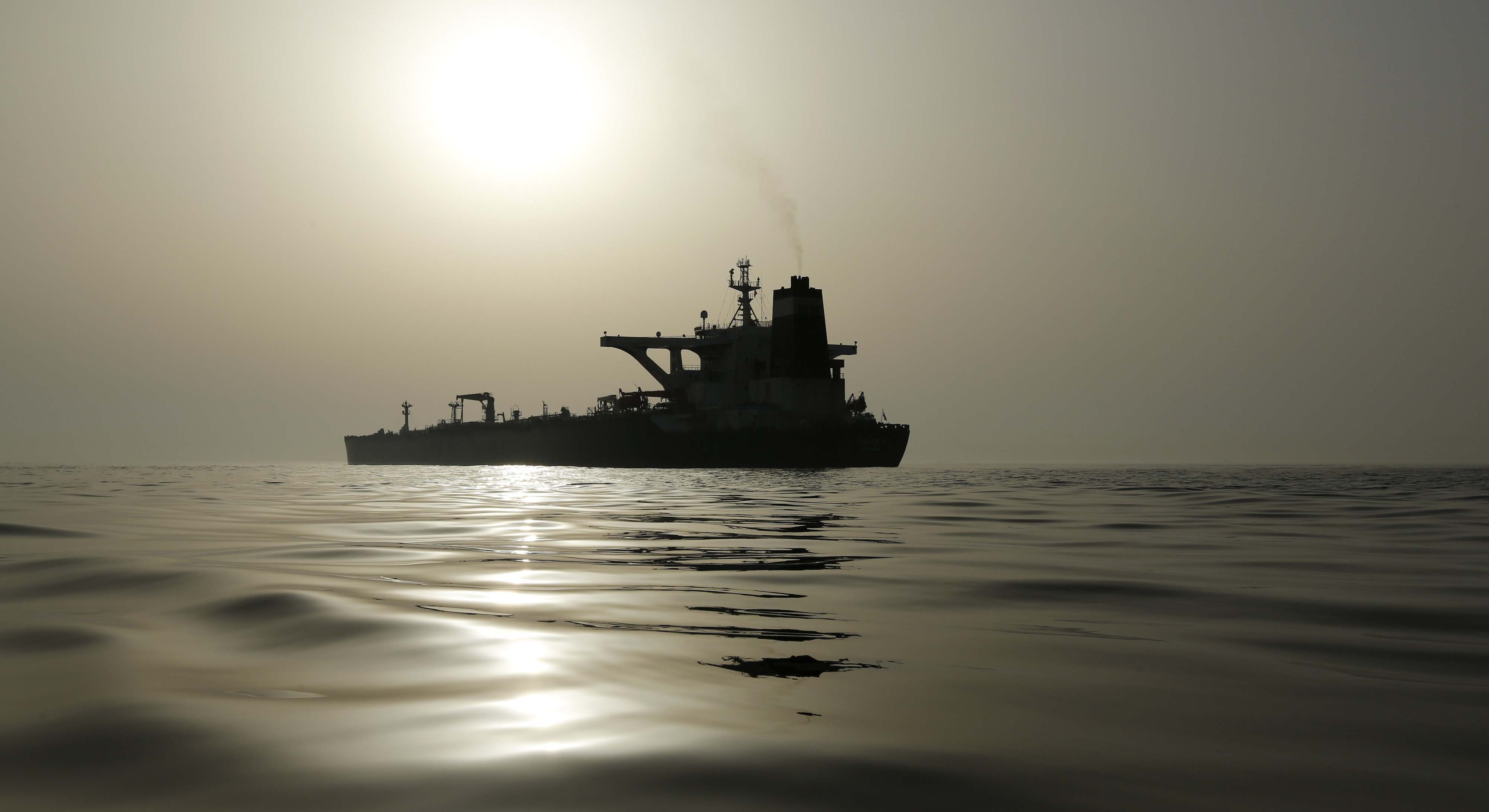 Barco ruso en el mar (Bloomberg)