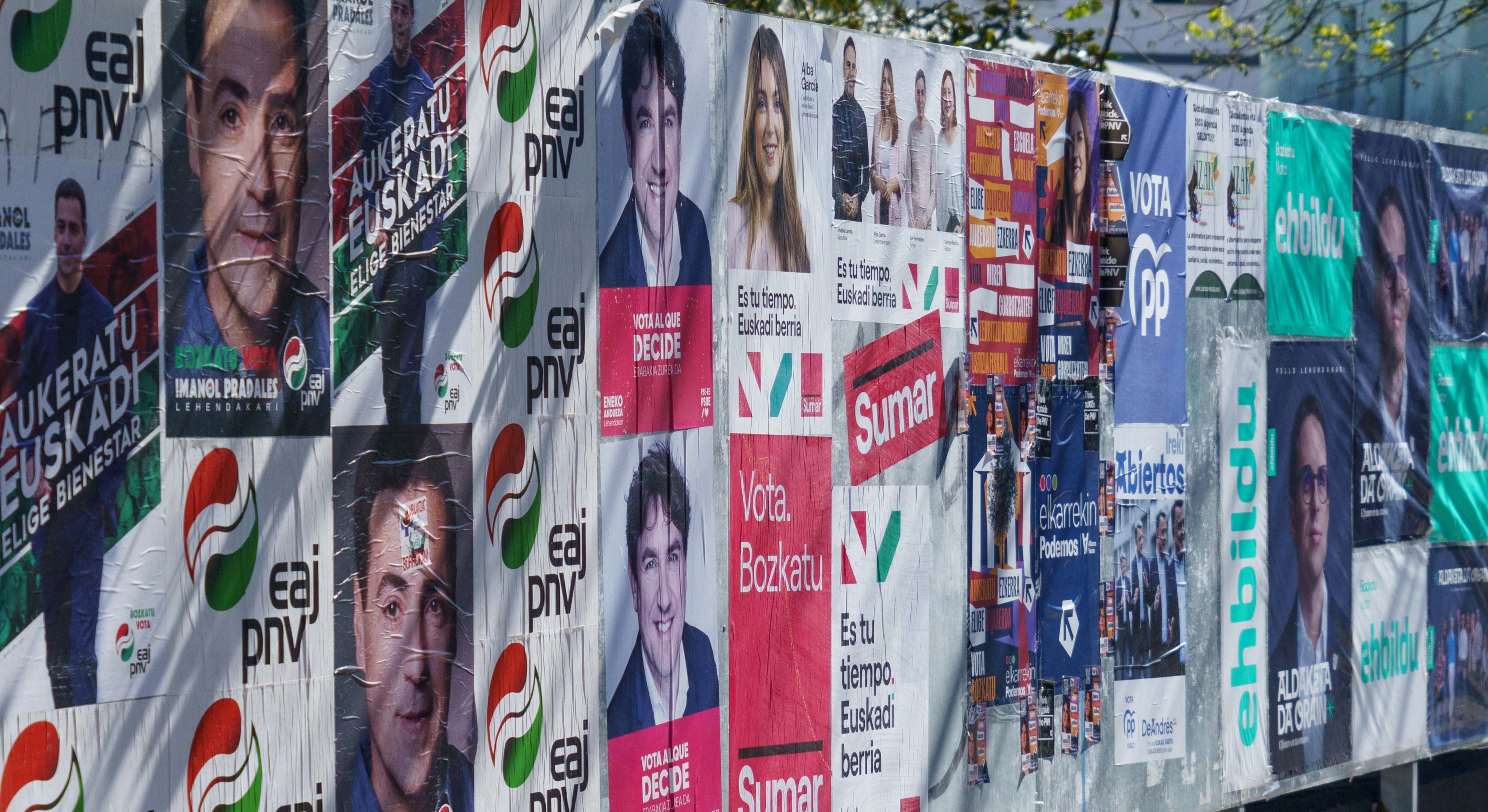 Pancarta candidatos elecciones vascas.