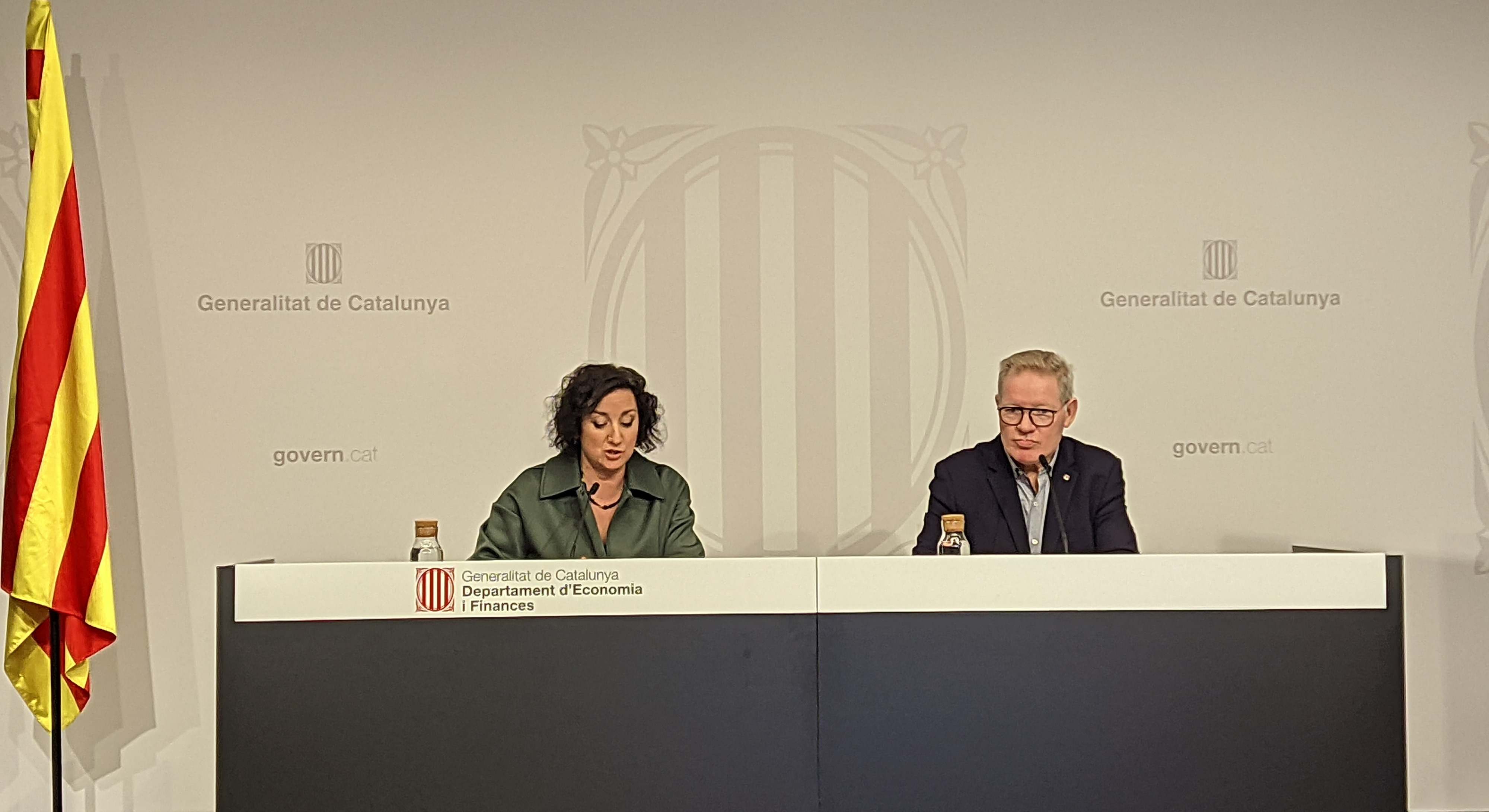 La consejera y el secretario de Economía y Finanzas, Alícia Romero y Juli Fernández. EE