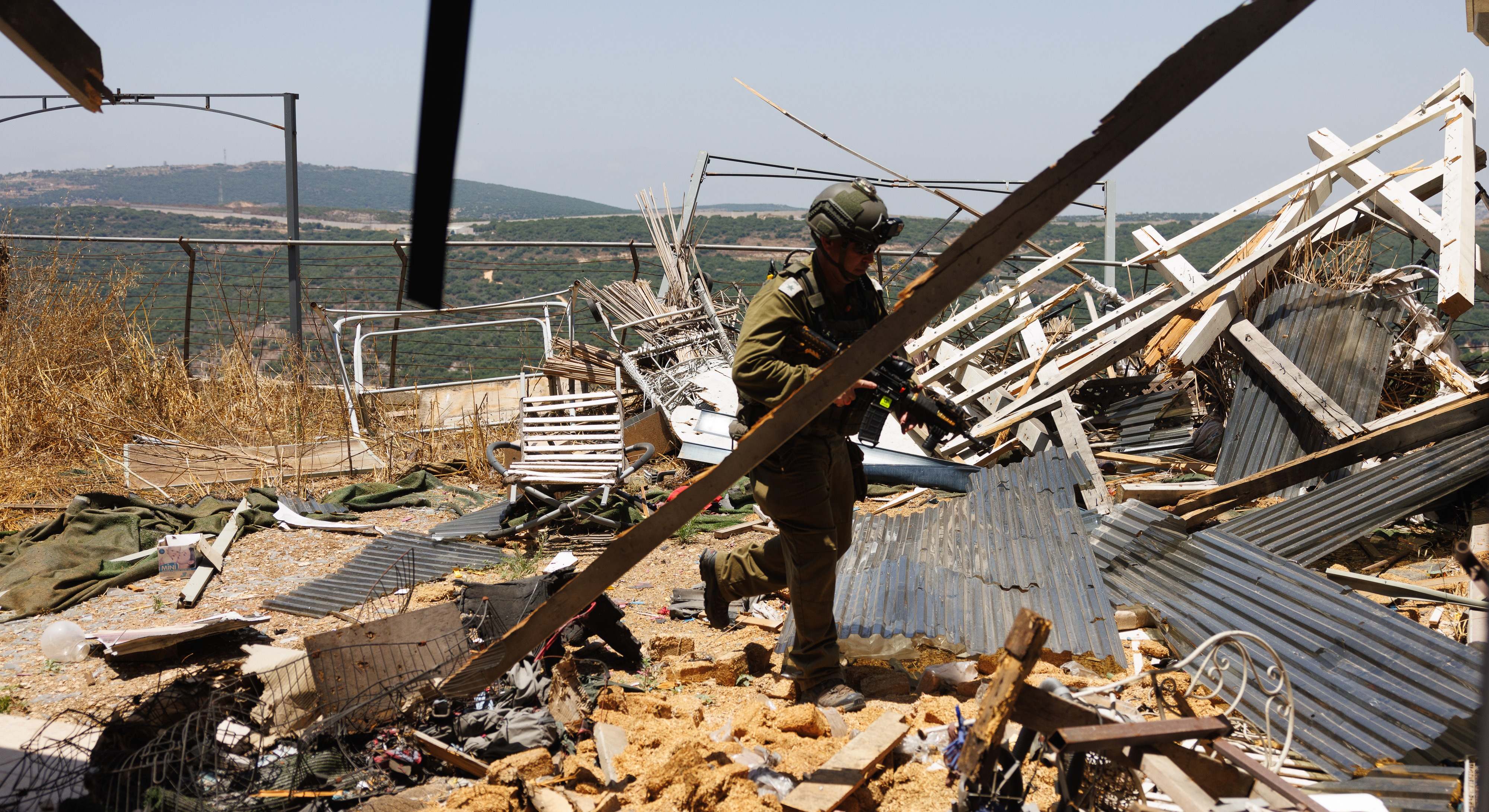 Soldado israelí en la frontera con Líbano (Bloomberg)