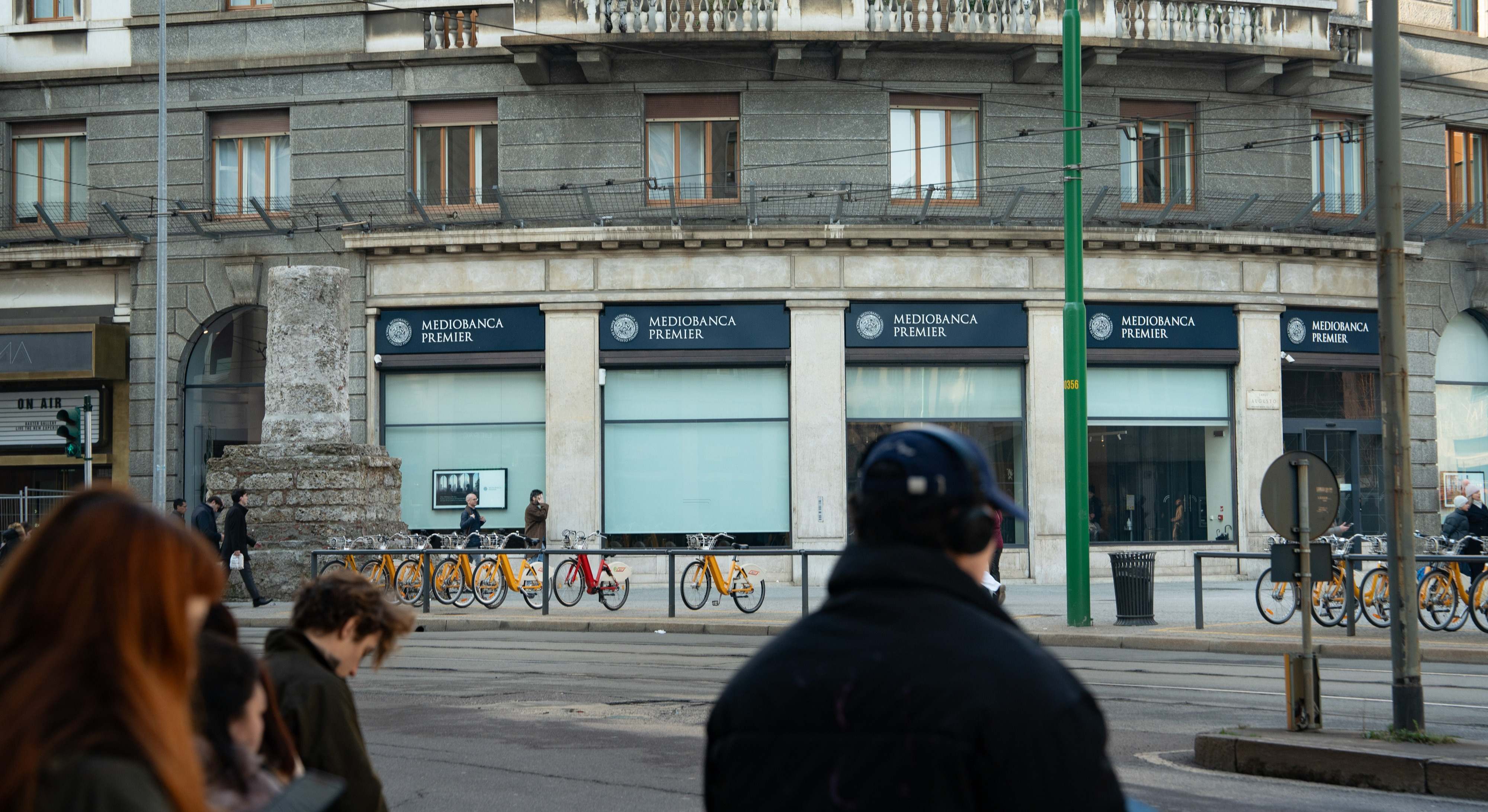 mediobanca-sucursal-bloomberg