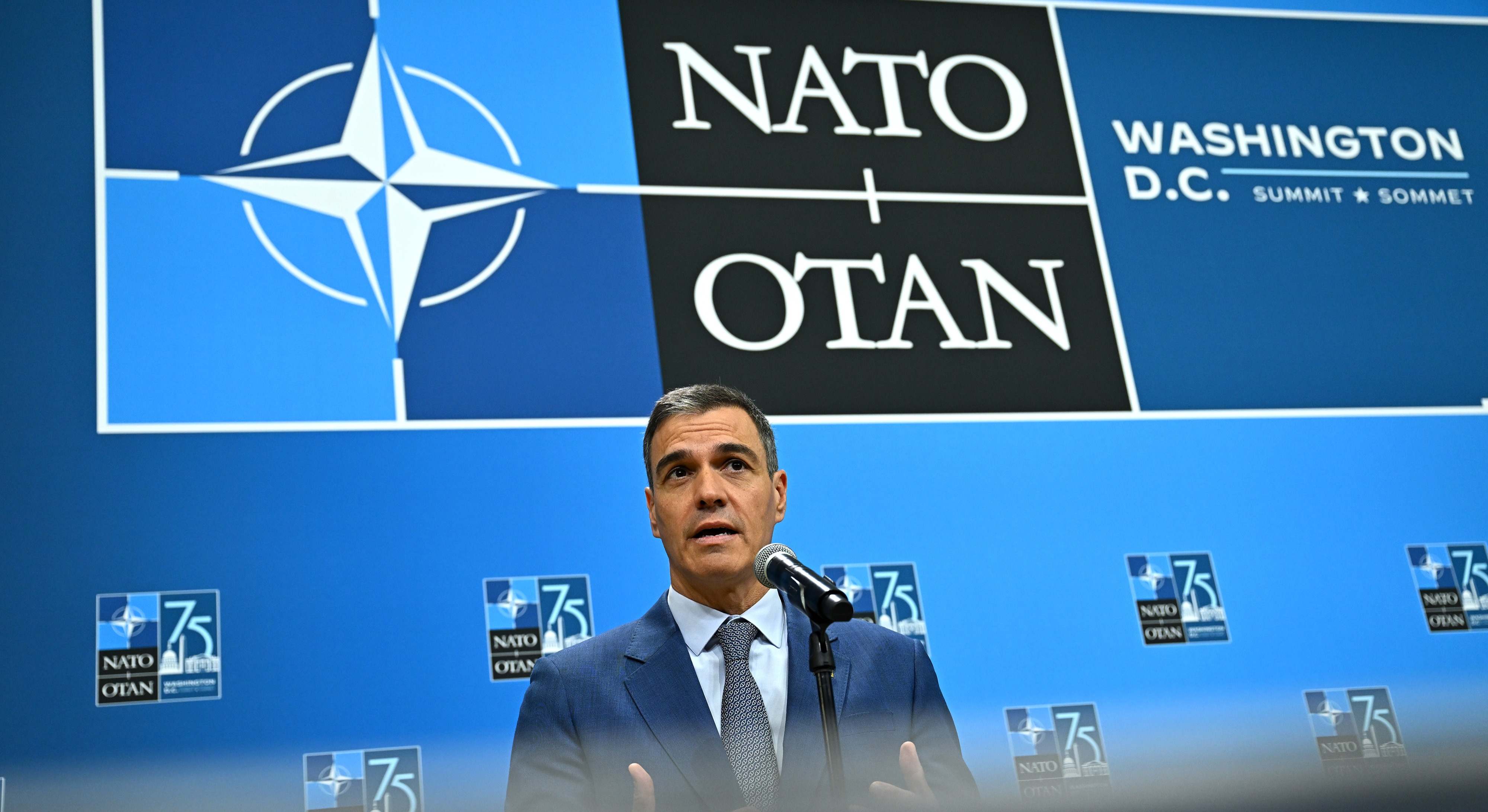 Pedro Sánchez en la reunión de la OTAN en Washinton (Bloomberg)