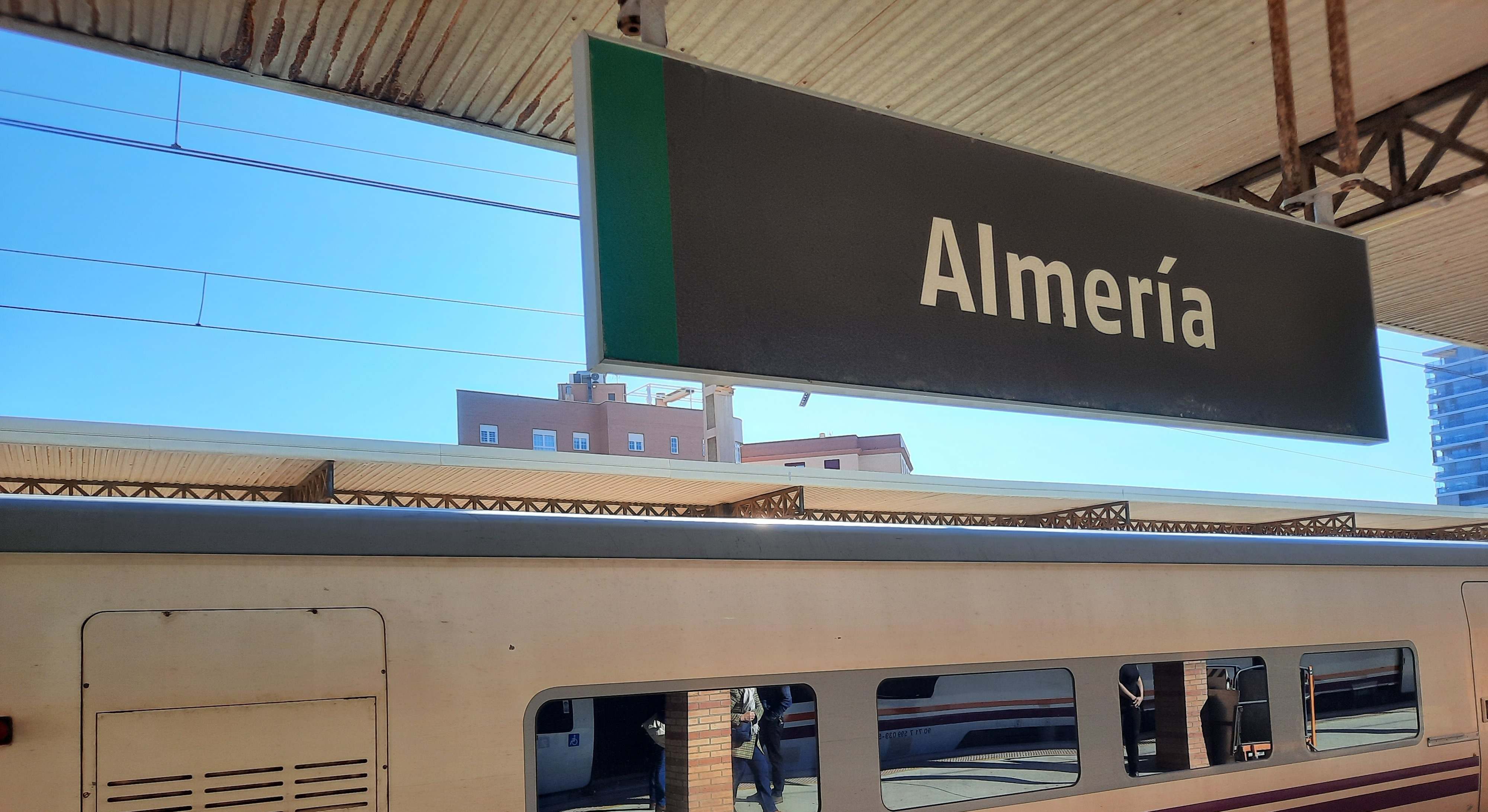 Letrero de la Estación de tren de Almería