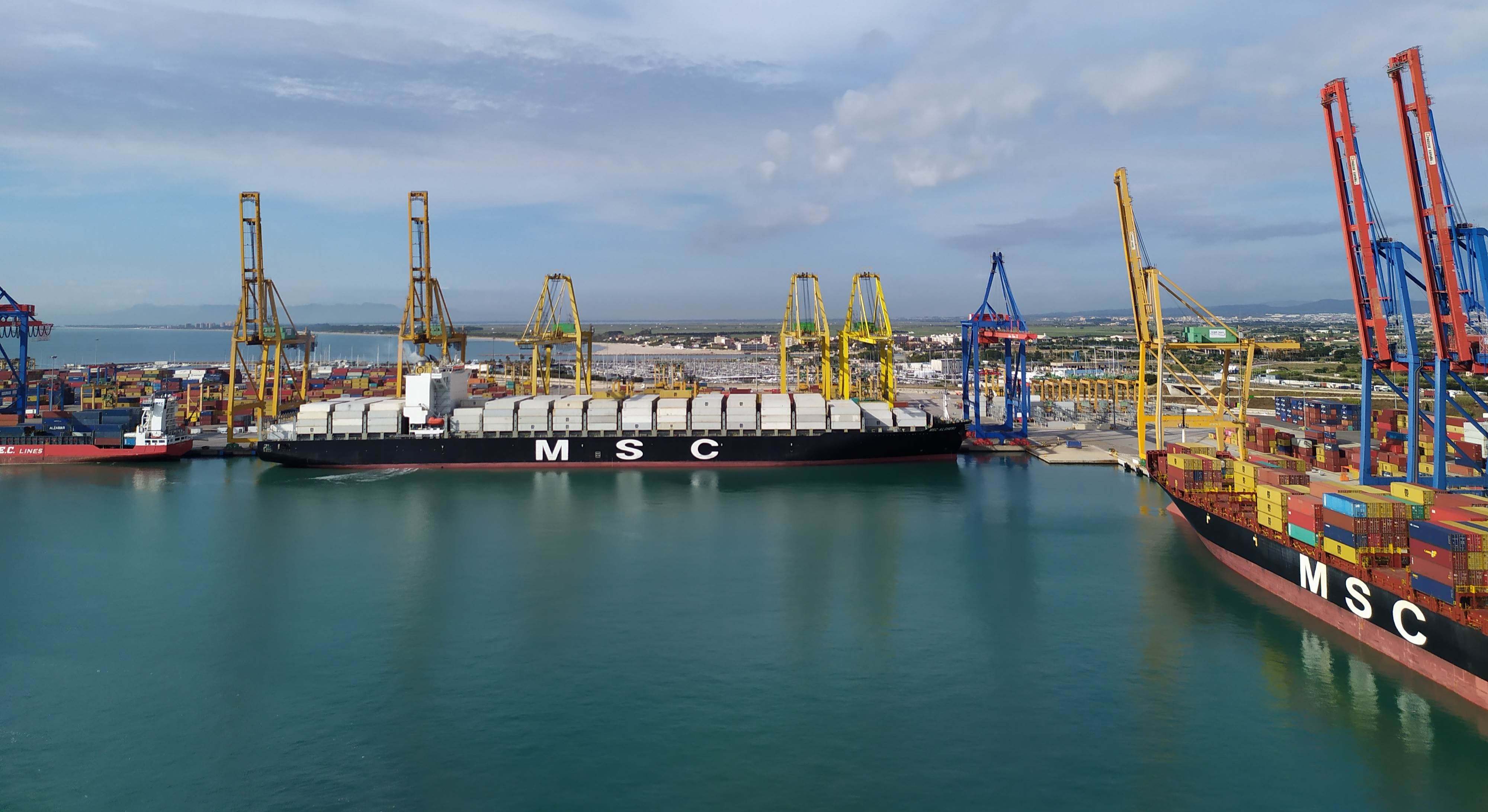 Barcos de MSC en el Puerto de Valencia