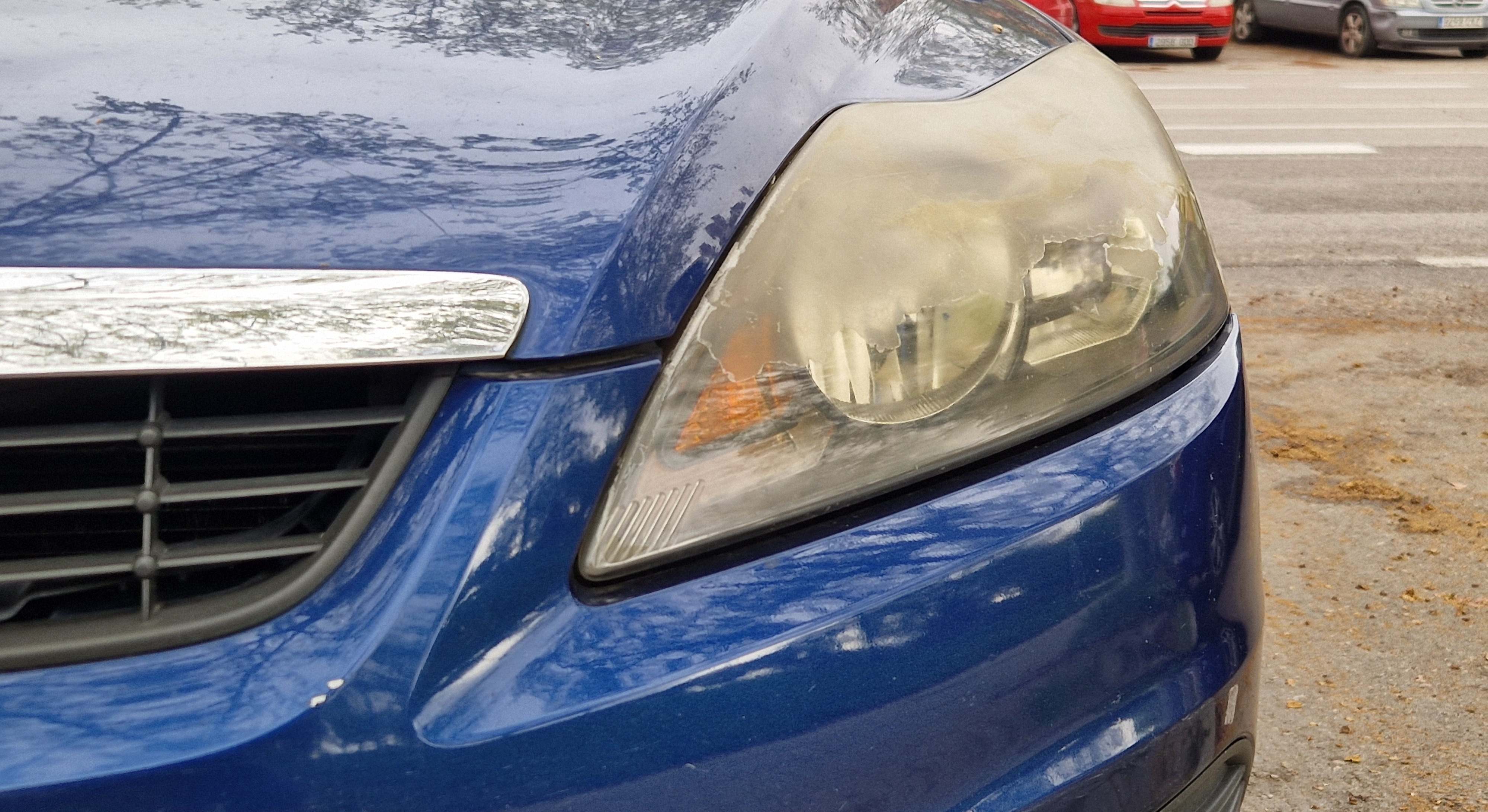Faros coche rayados