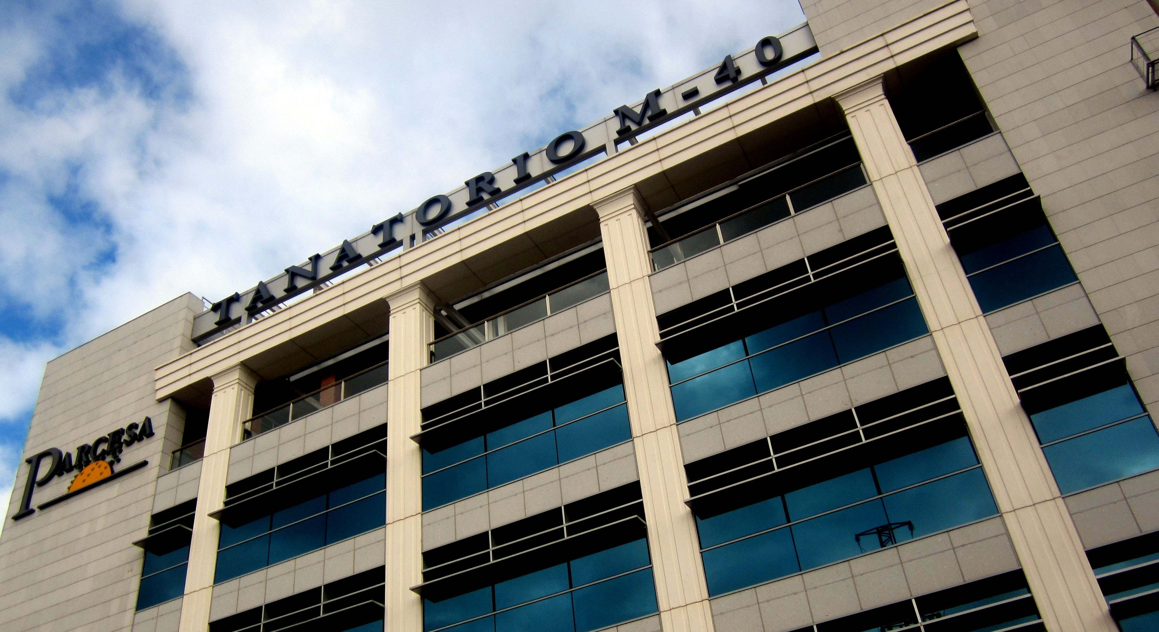 Tanatorio M-40.