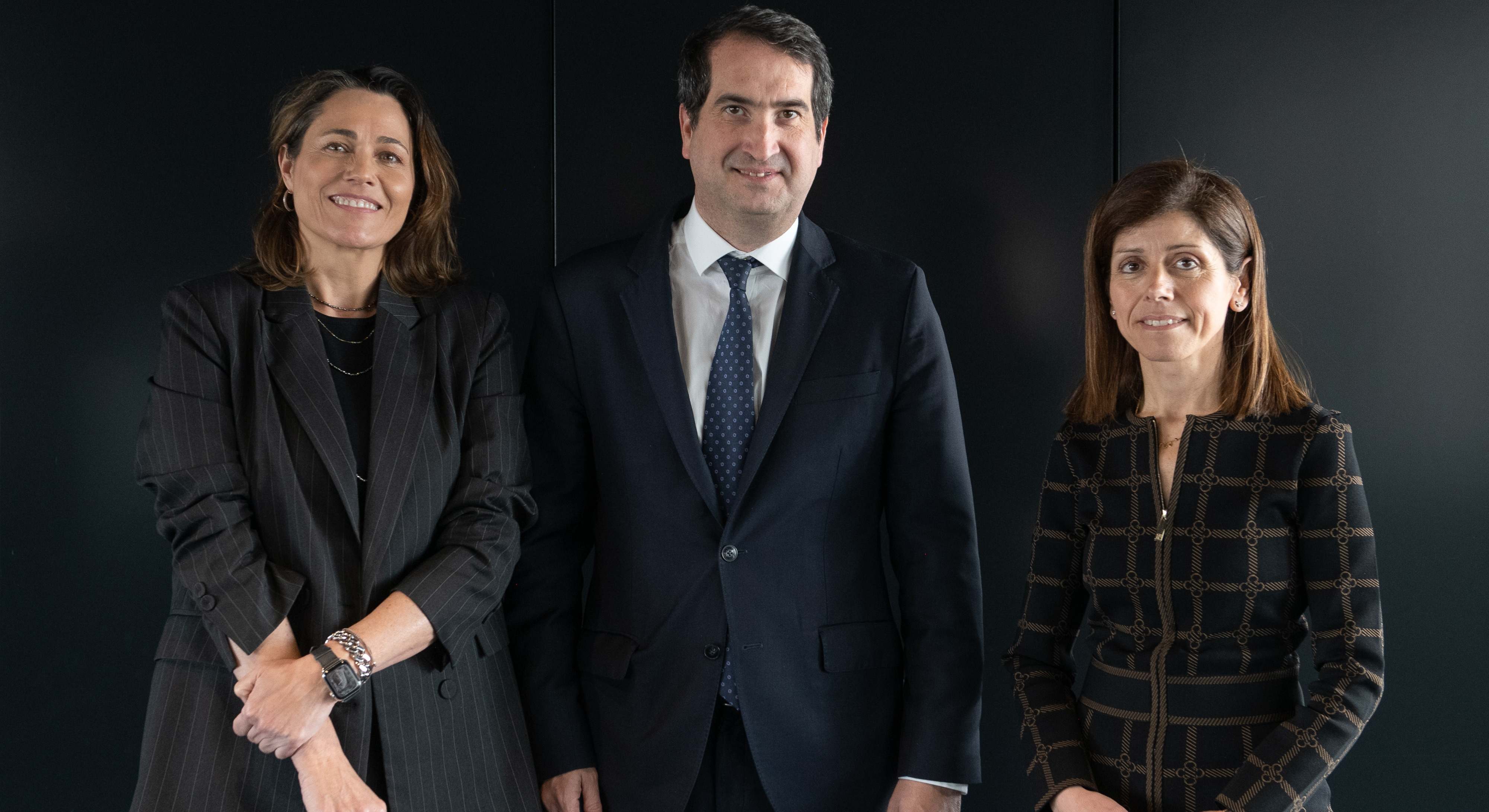 Guadalupe Hernández, directora territorial Noroeste de BBVA; Peio Belausteguigoitia, 'country manager' de BBVA en España; y Begoña Cuetos, directora regional Noroeste de BBVA