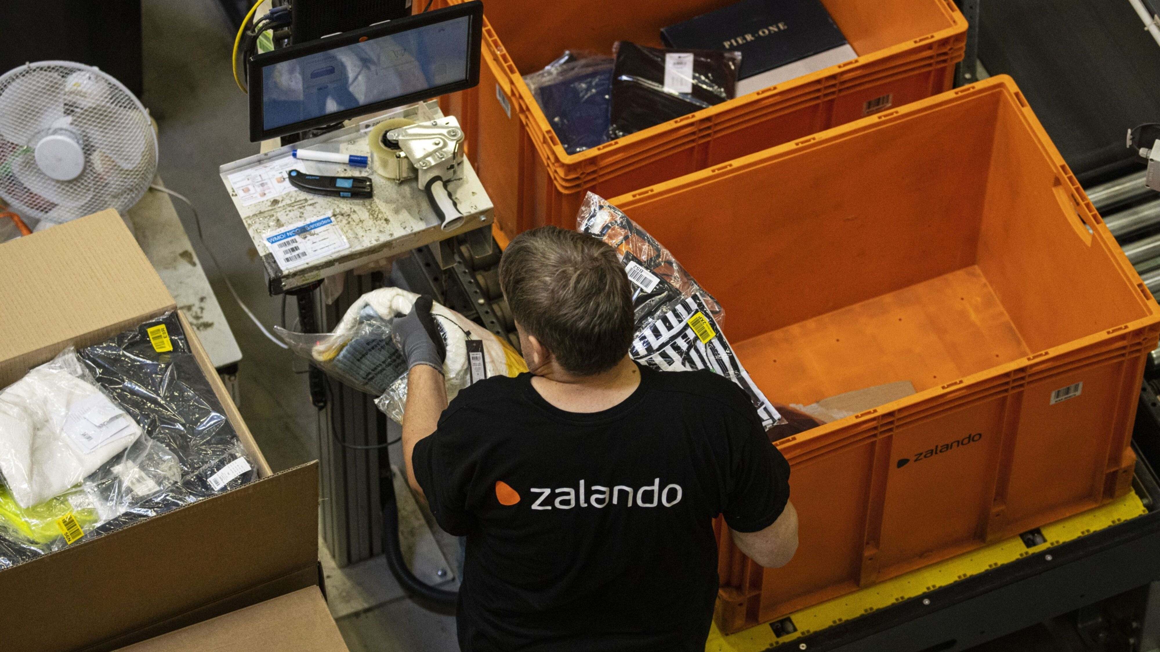 Proceso de envío de paquetes de Zalando