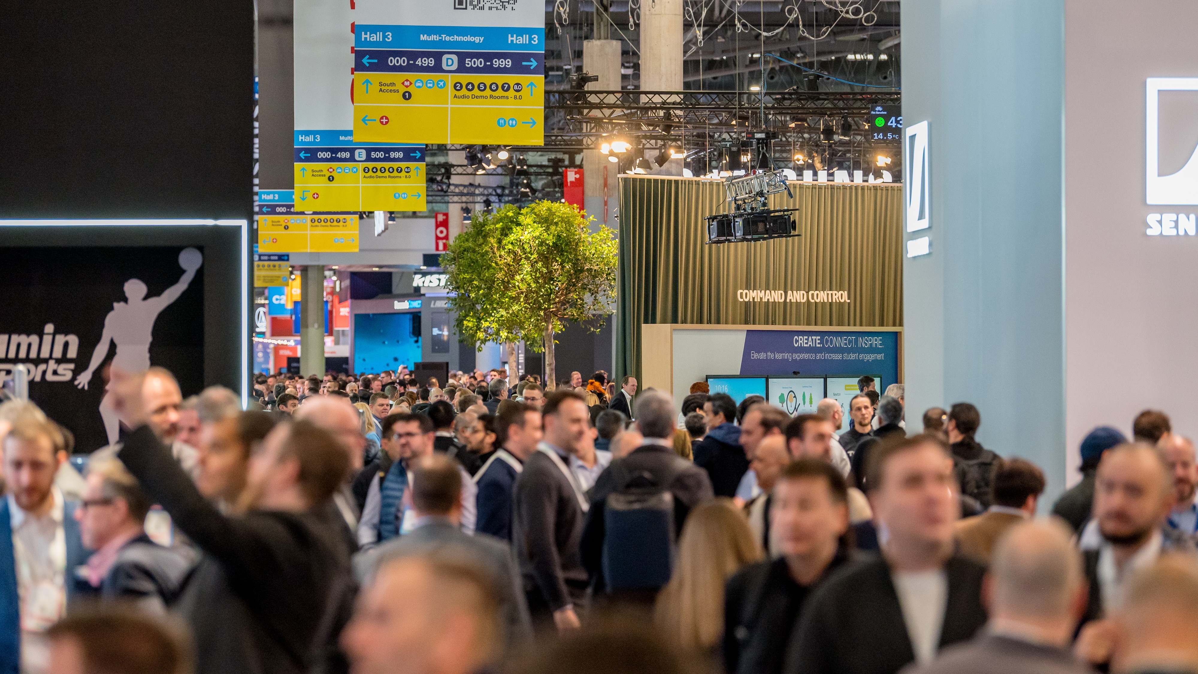 Interior de la feria ISE 2024