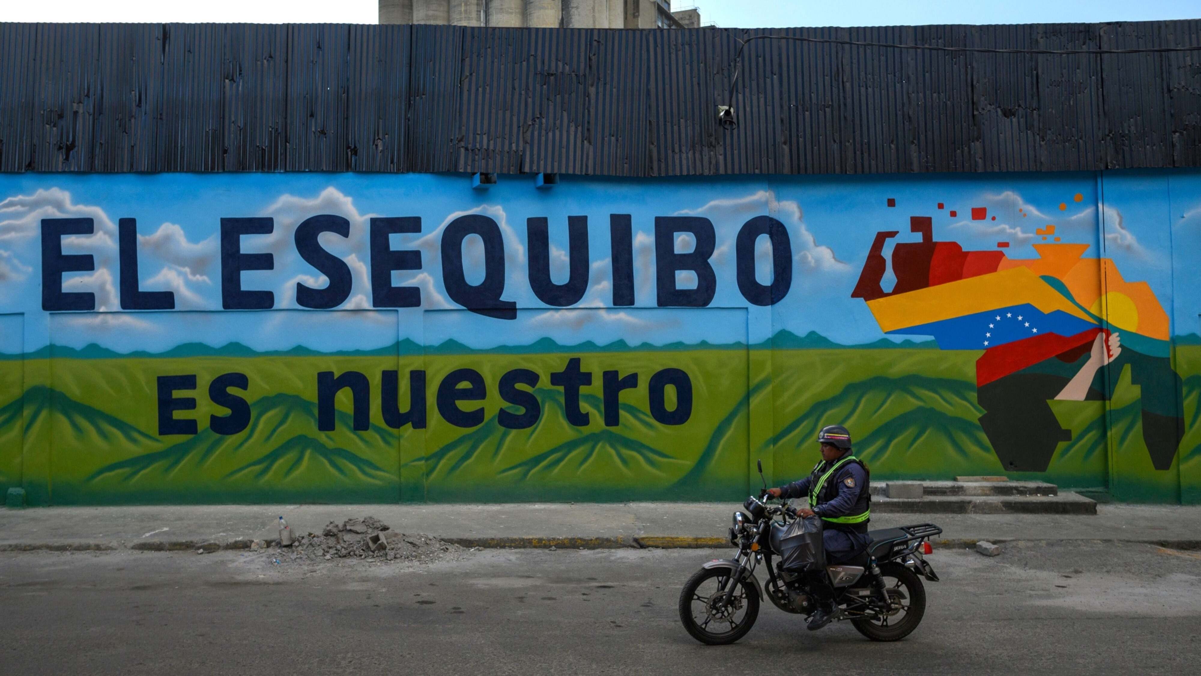 Mural venezolano reclamando el Esequibo