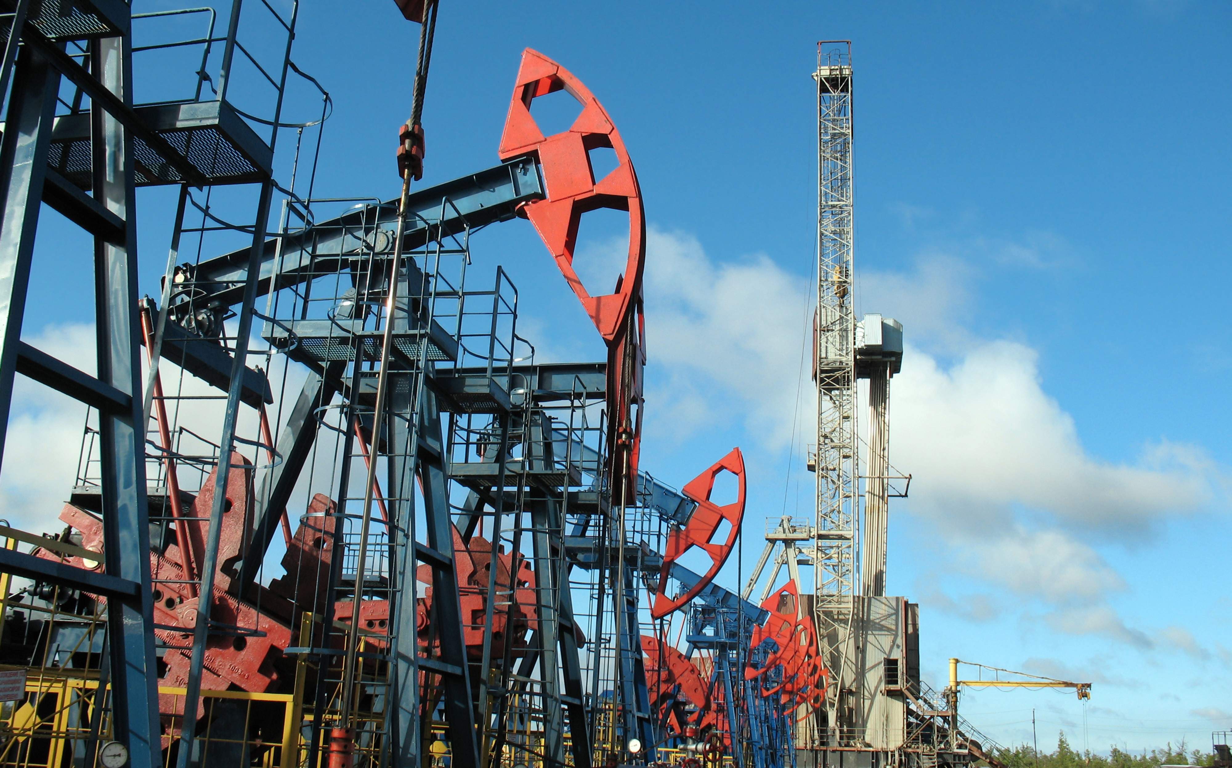 petroleo-martillos-poligono.jpg