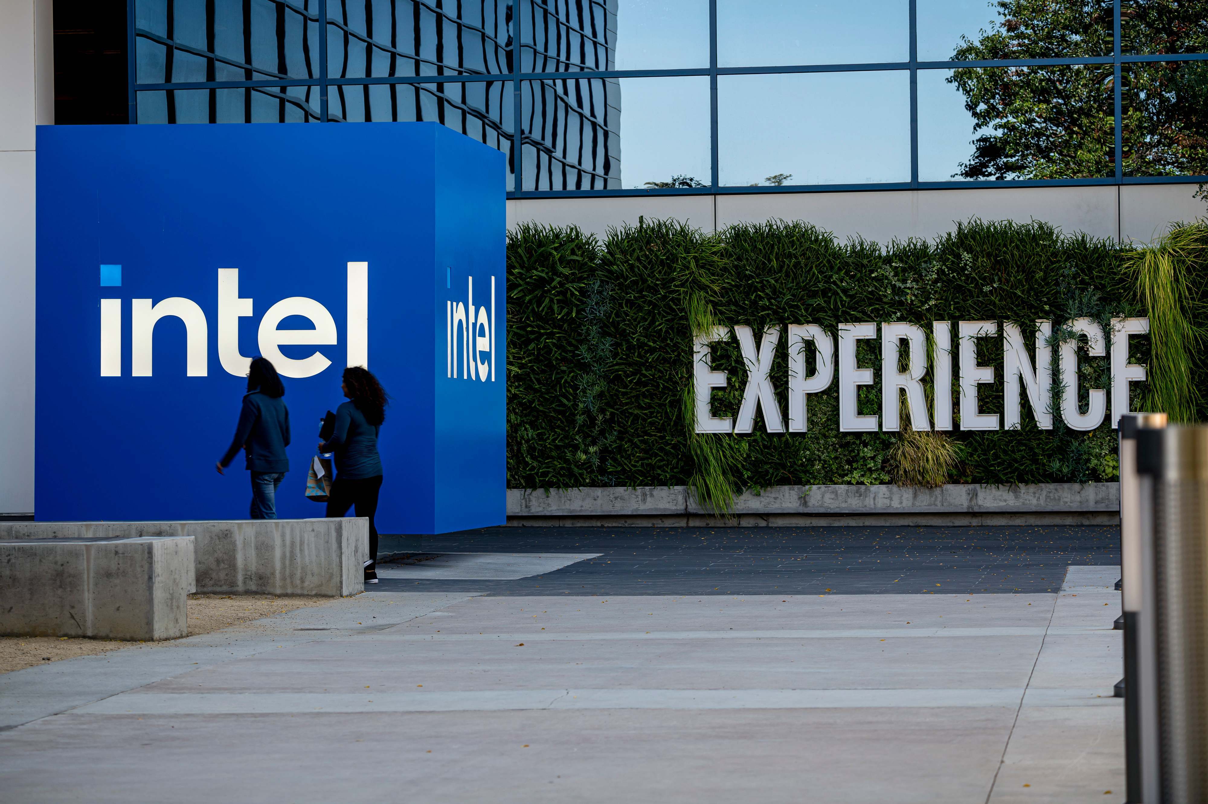 Vista exterior de la sede de Intel