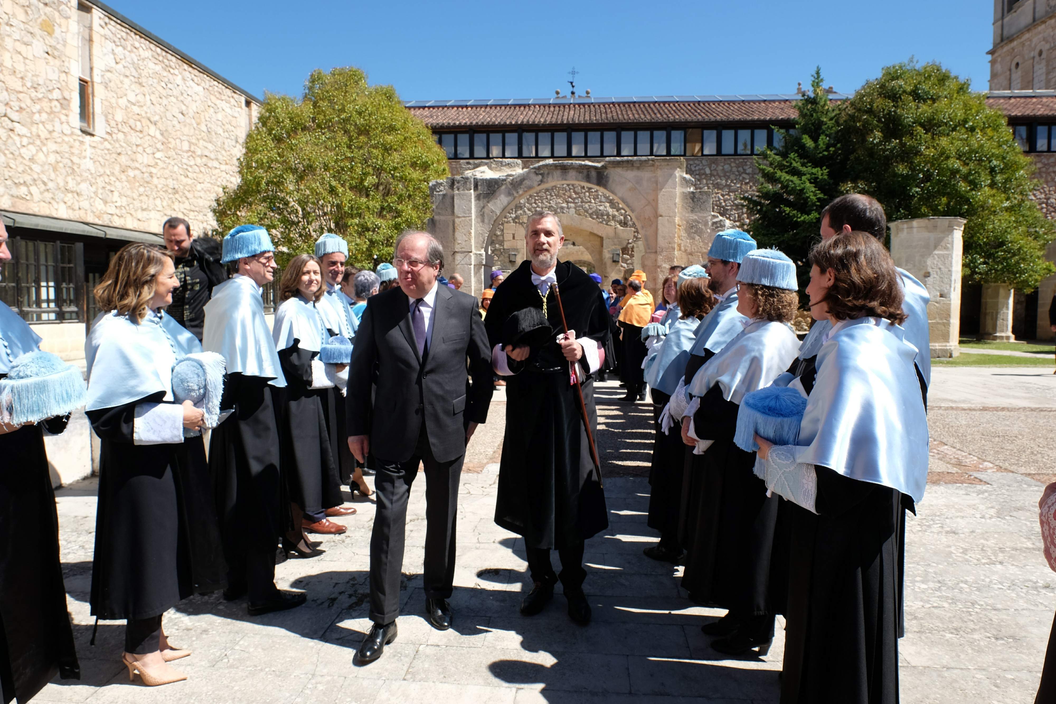 HerreraUniversidaddeBurgos.JPG
