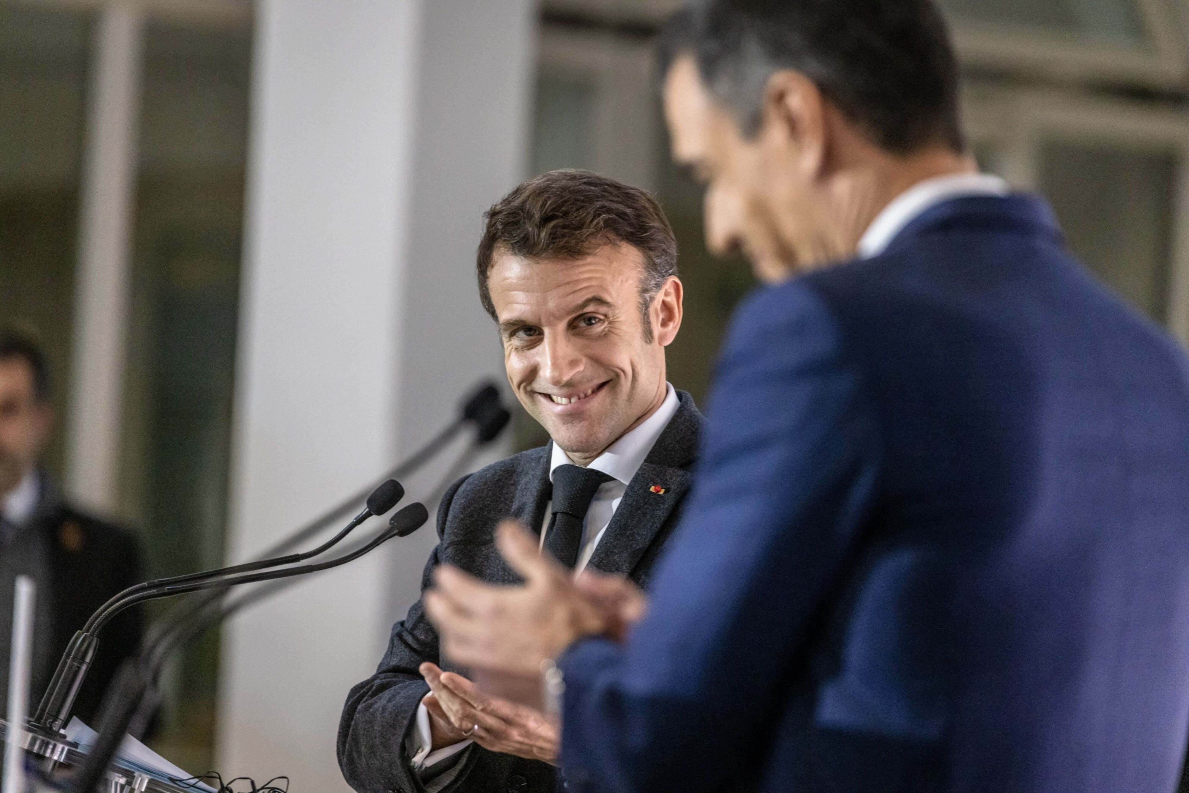 macron-sanchez-bbg.jpg