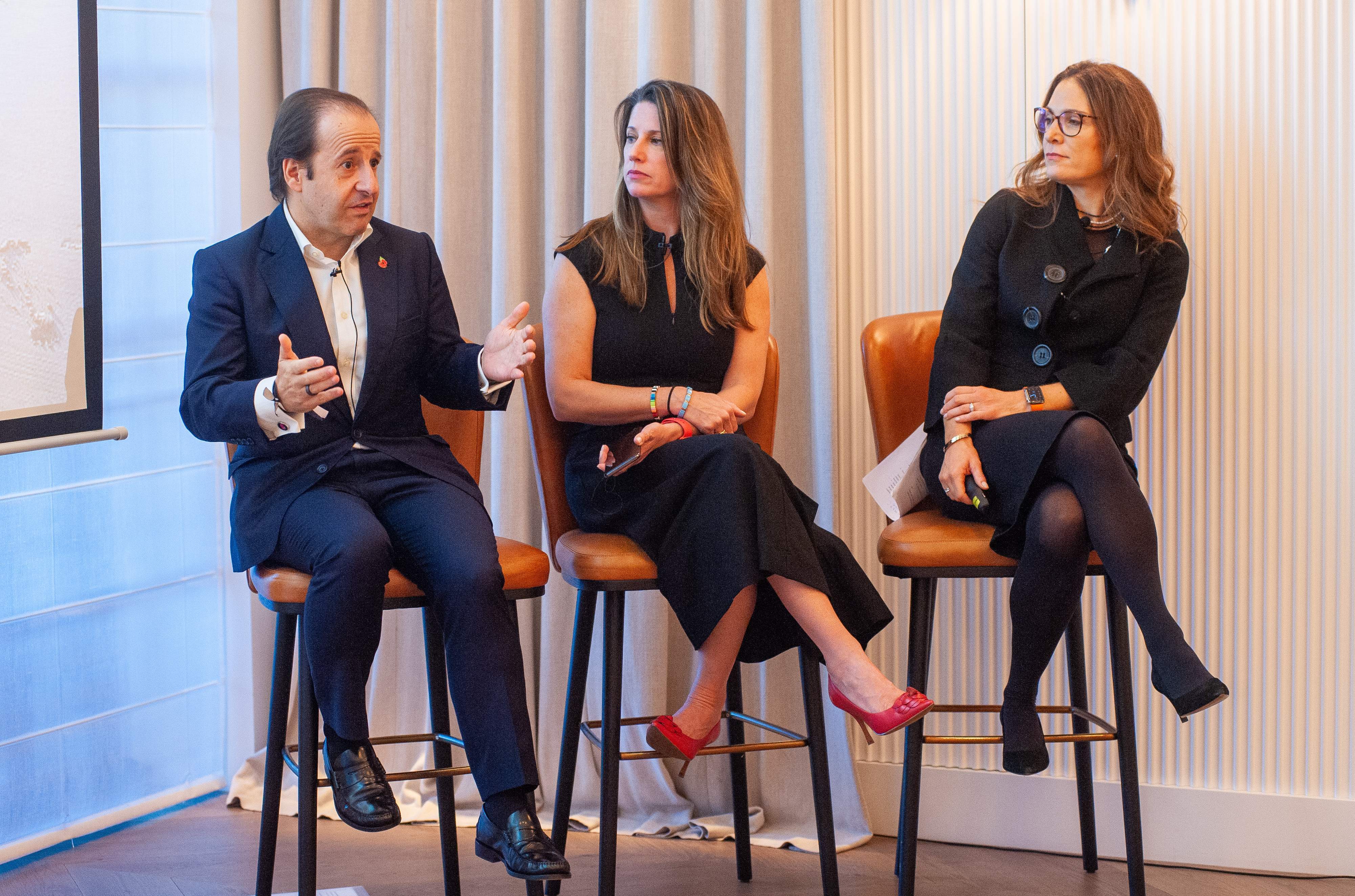 Vctor Matarranz responsable global de Santander WM Insurance Jennifer Lotito presidenta de RED y Samantha Ricciardi CEO de Santander AM