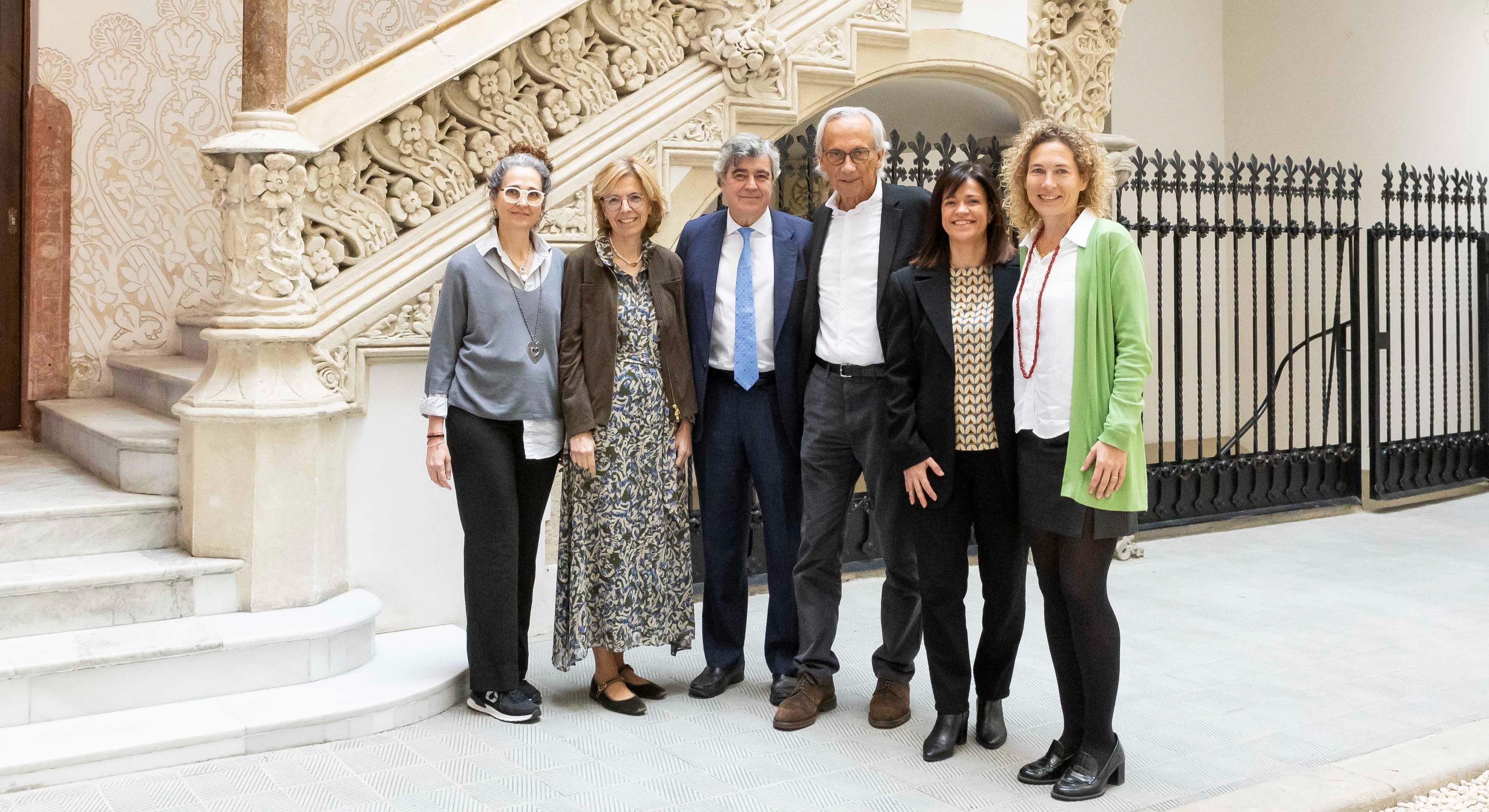 Foto de familia del acto conmemorativo. 