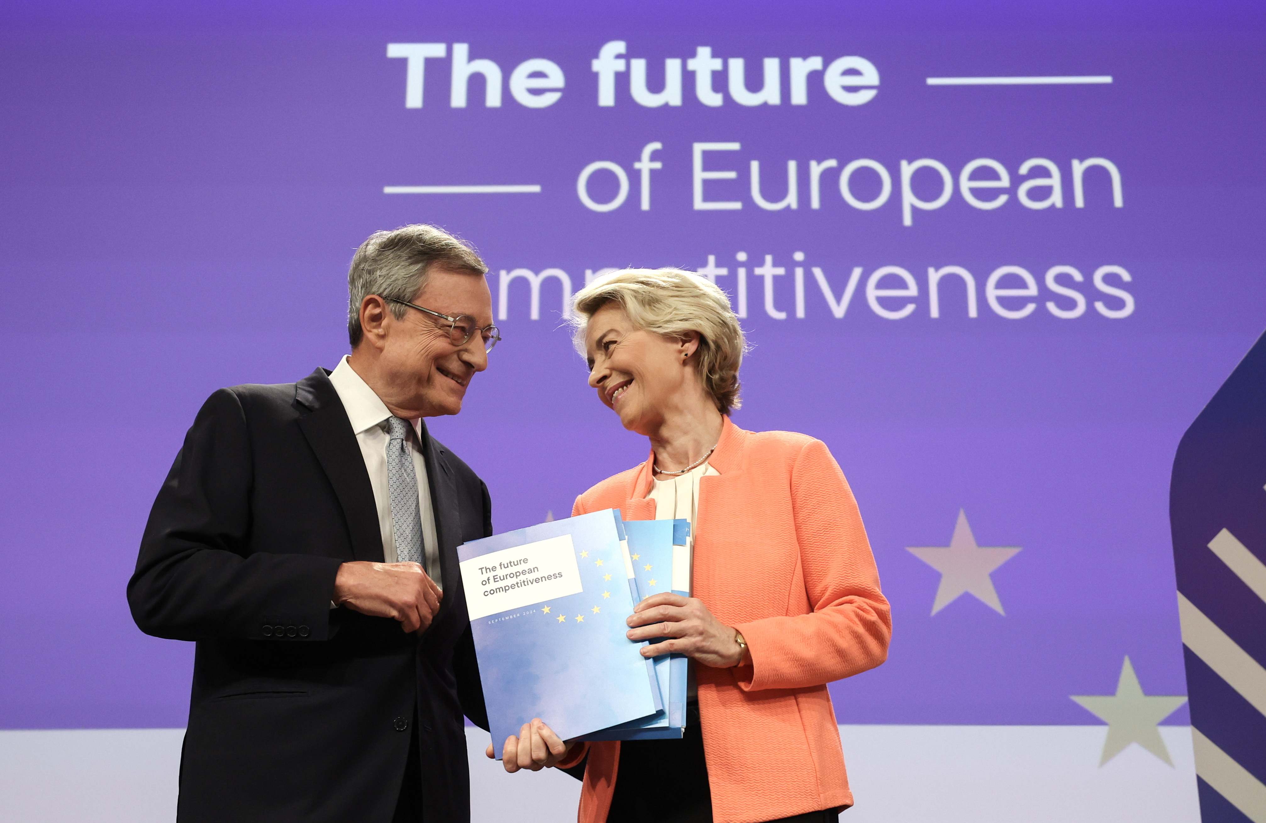 El exprimer ministro italiano, Mario Draghi y la presidenta de la Comisión Europea, Ursula von der Leyen. 