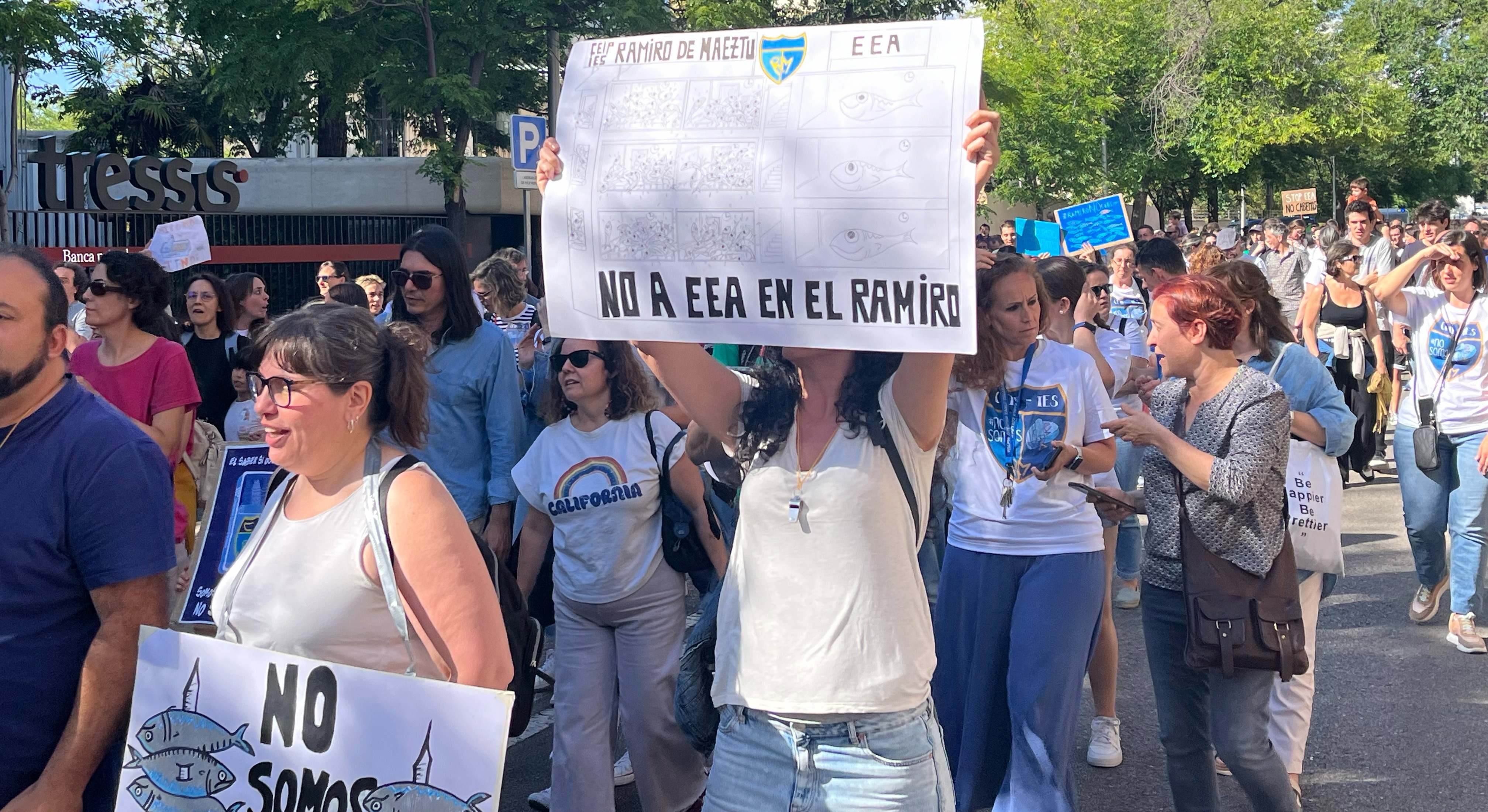 Las familias del Ramiro de Maeztu se manifiestan contra la EEA