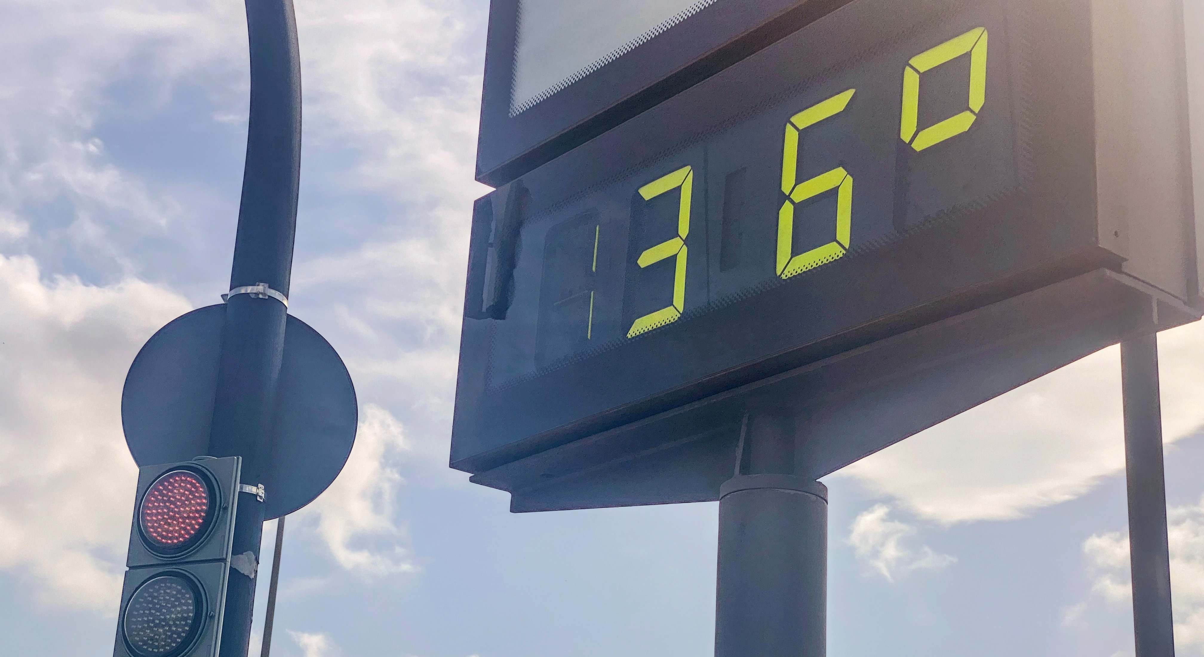 Un termómetro marca más de 30ºC en verano. / Foto: iStock