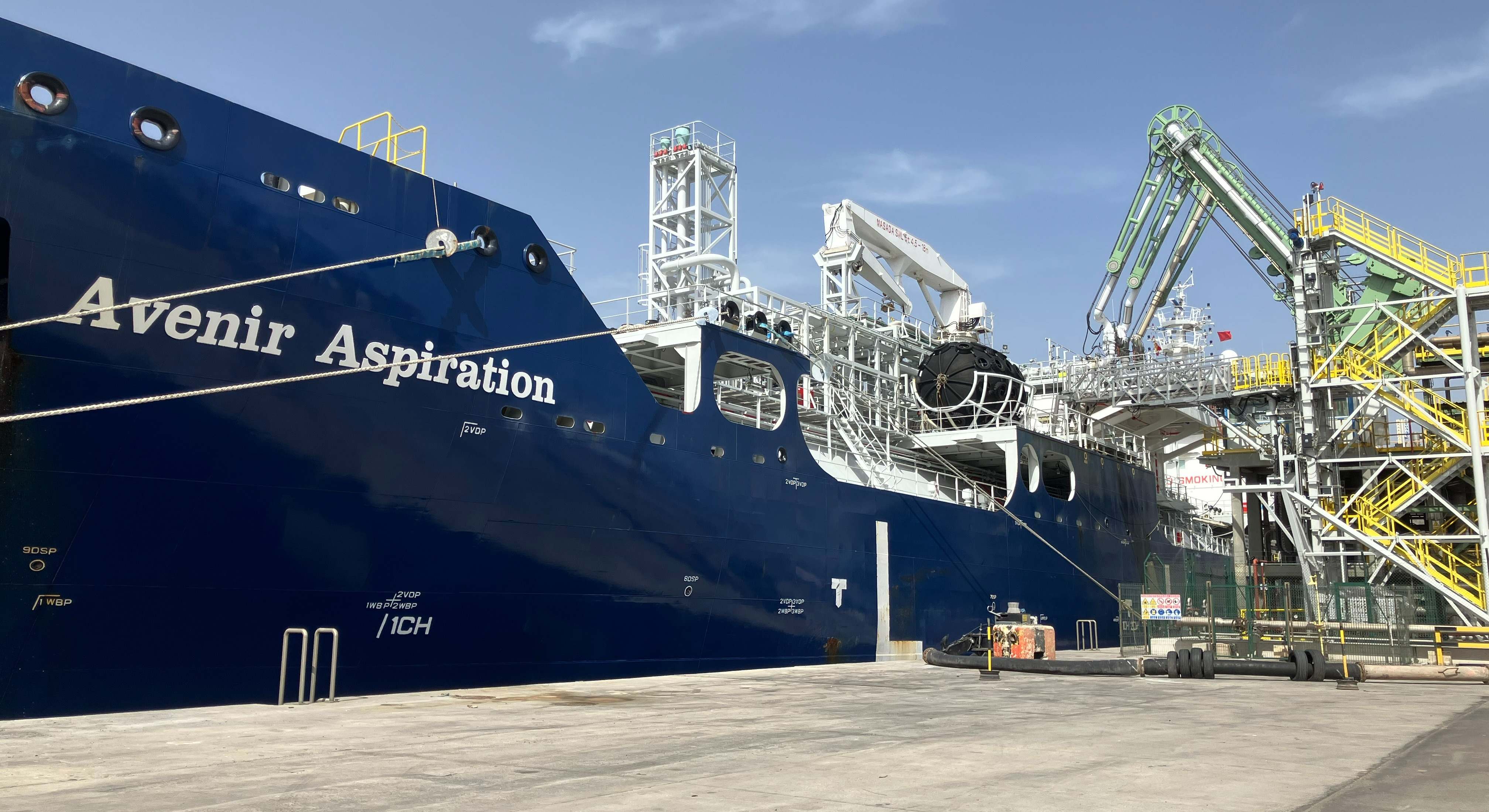 Carga de bioGNL al Avenir Aspiration en Cartagena. / Axpo y Enagás