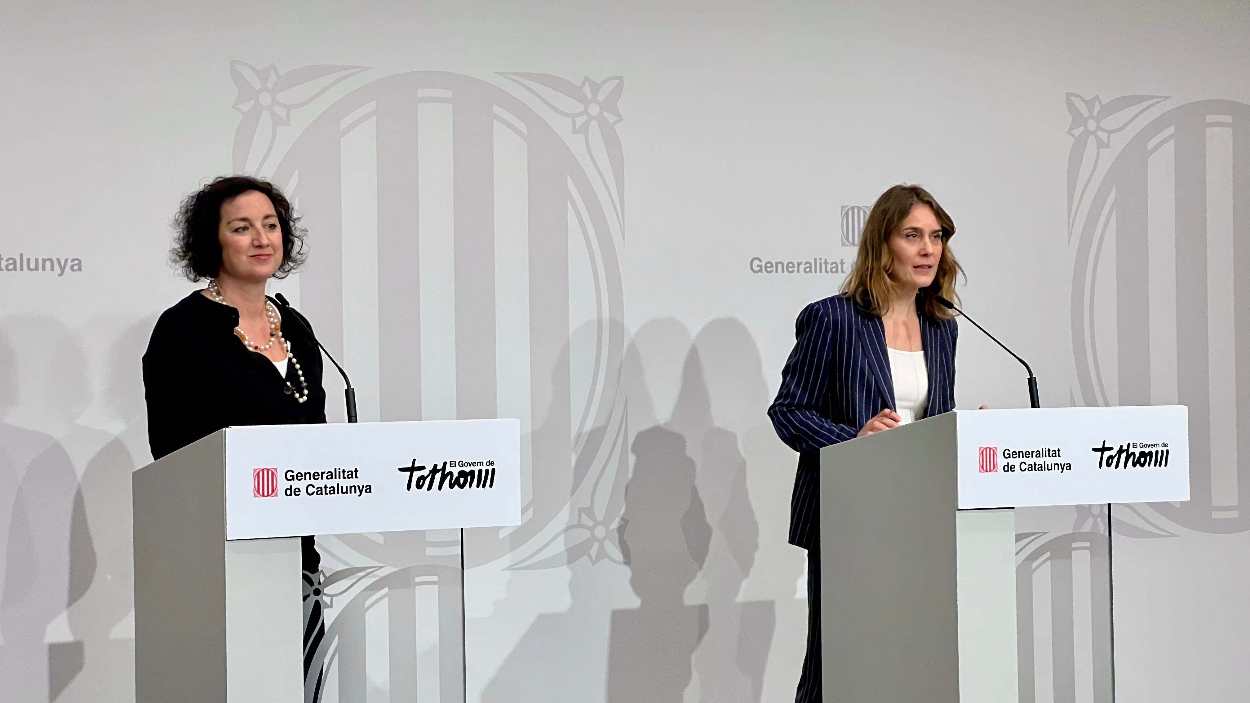 La consejera de Economía y Finanzas, Alícia Romero, y la líder de los comuns, Jéssica Albiach. EP