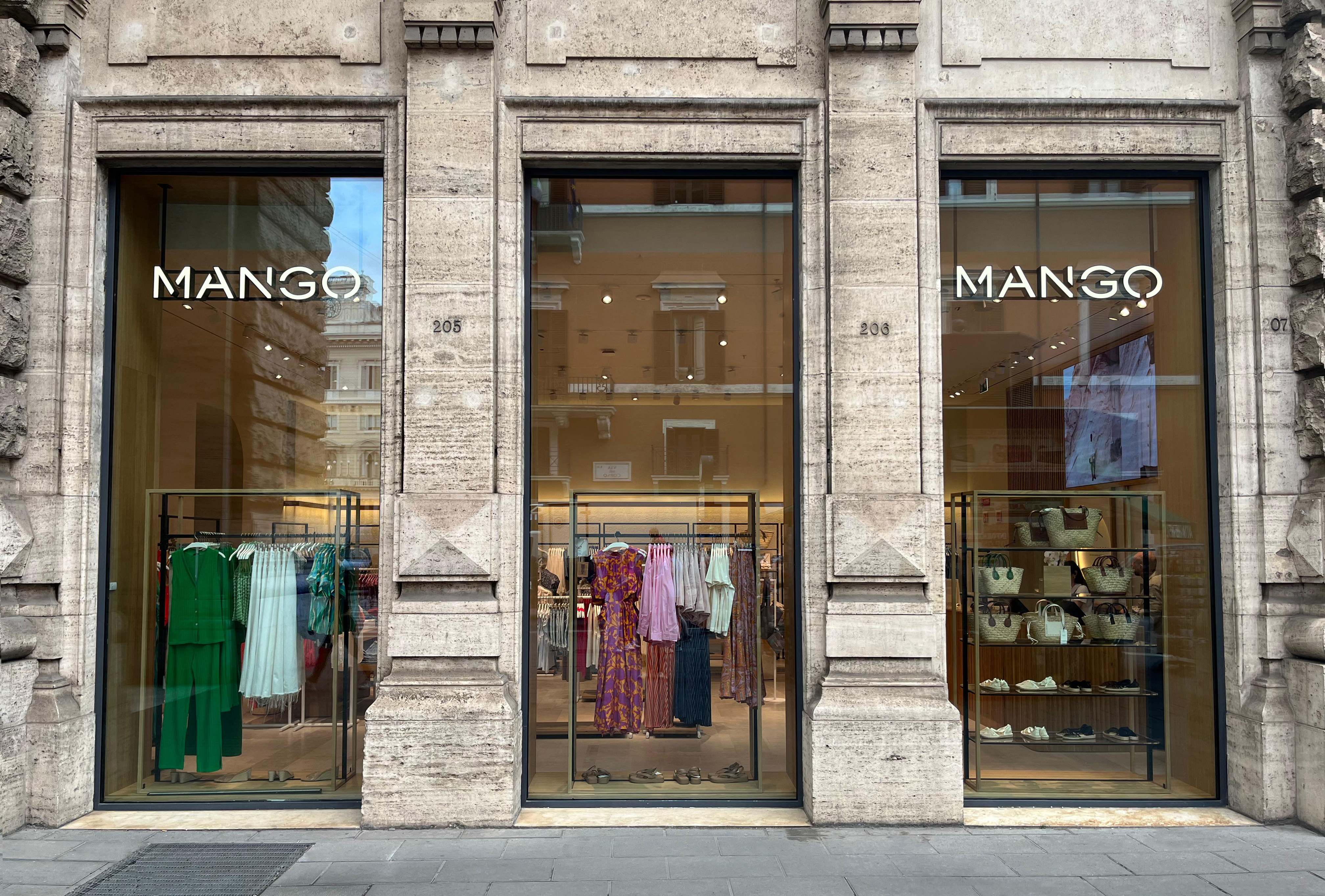 Imagen de la nueva apertura en Roma de Mango. EE