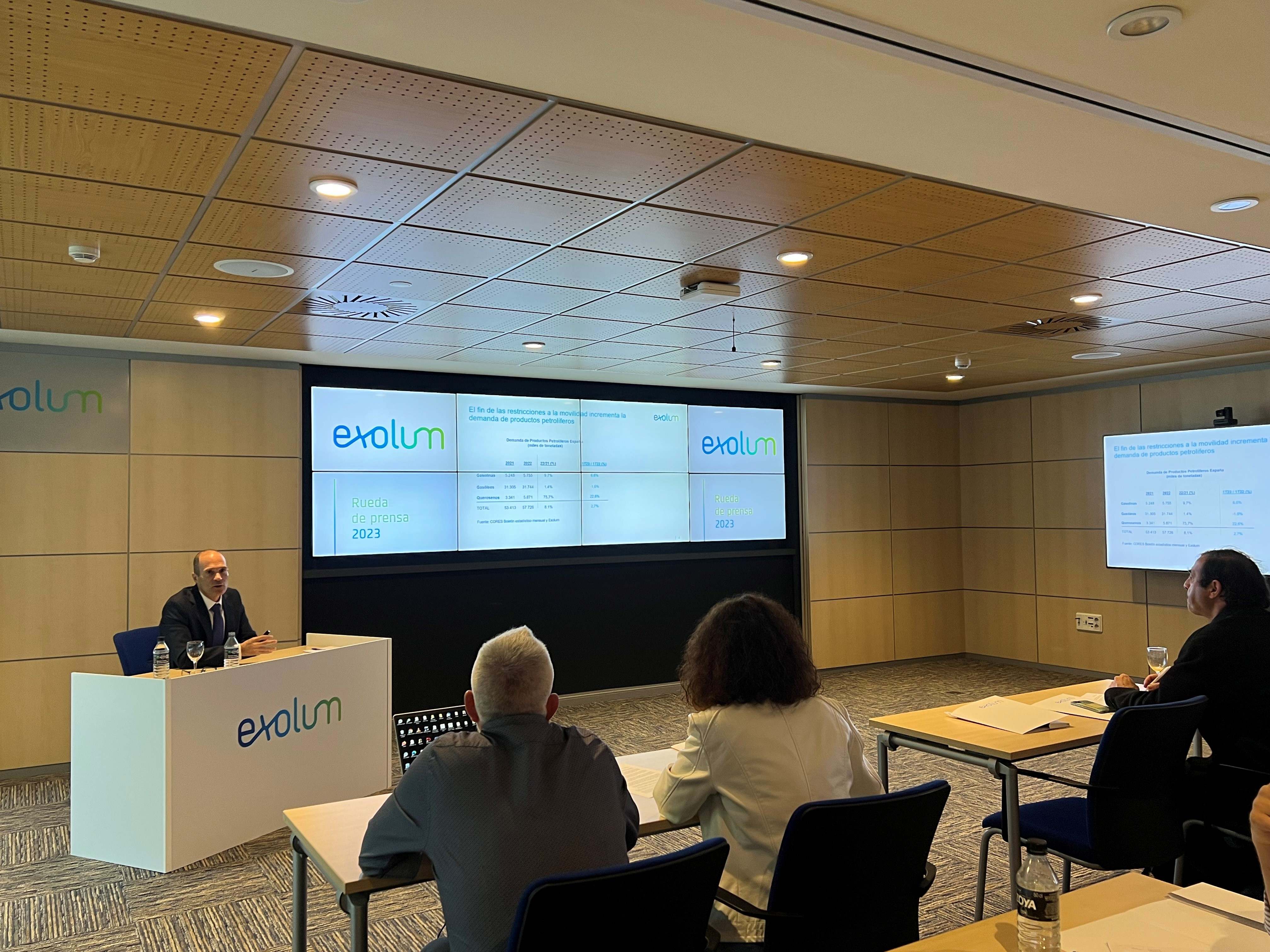 RUEDA-DE-PRENSA-3-EXOLUM.jpg