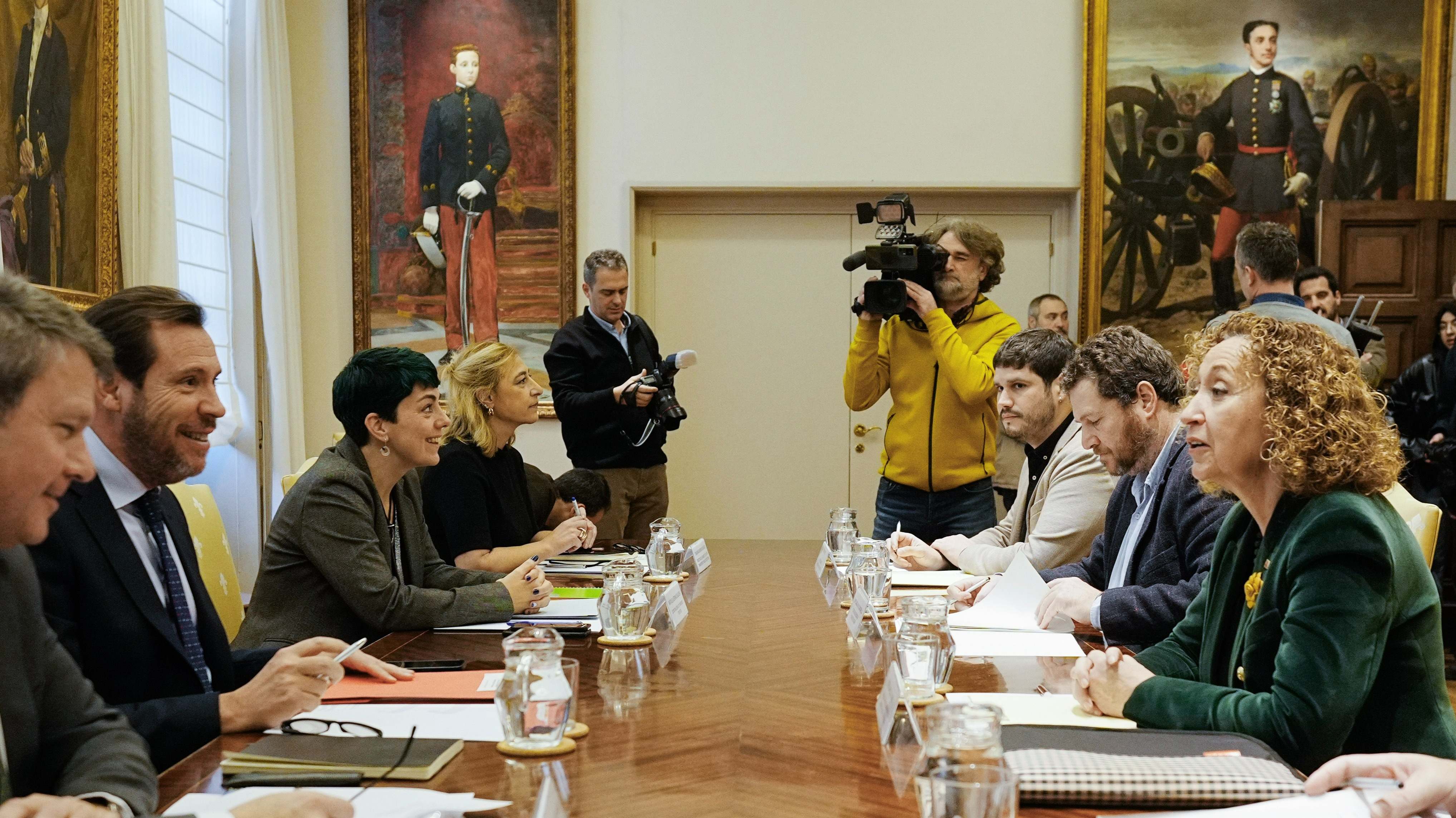 El ministro Óscar Puente y la consejera Ester Capella en Madrid