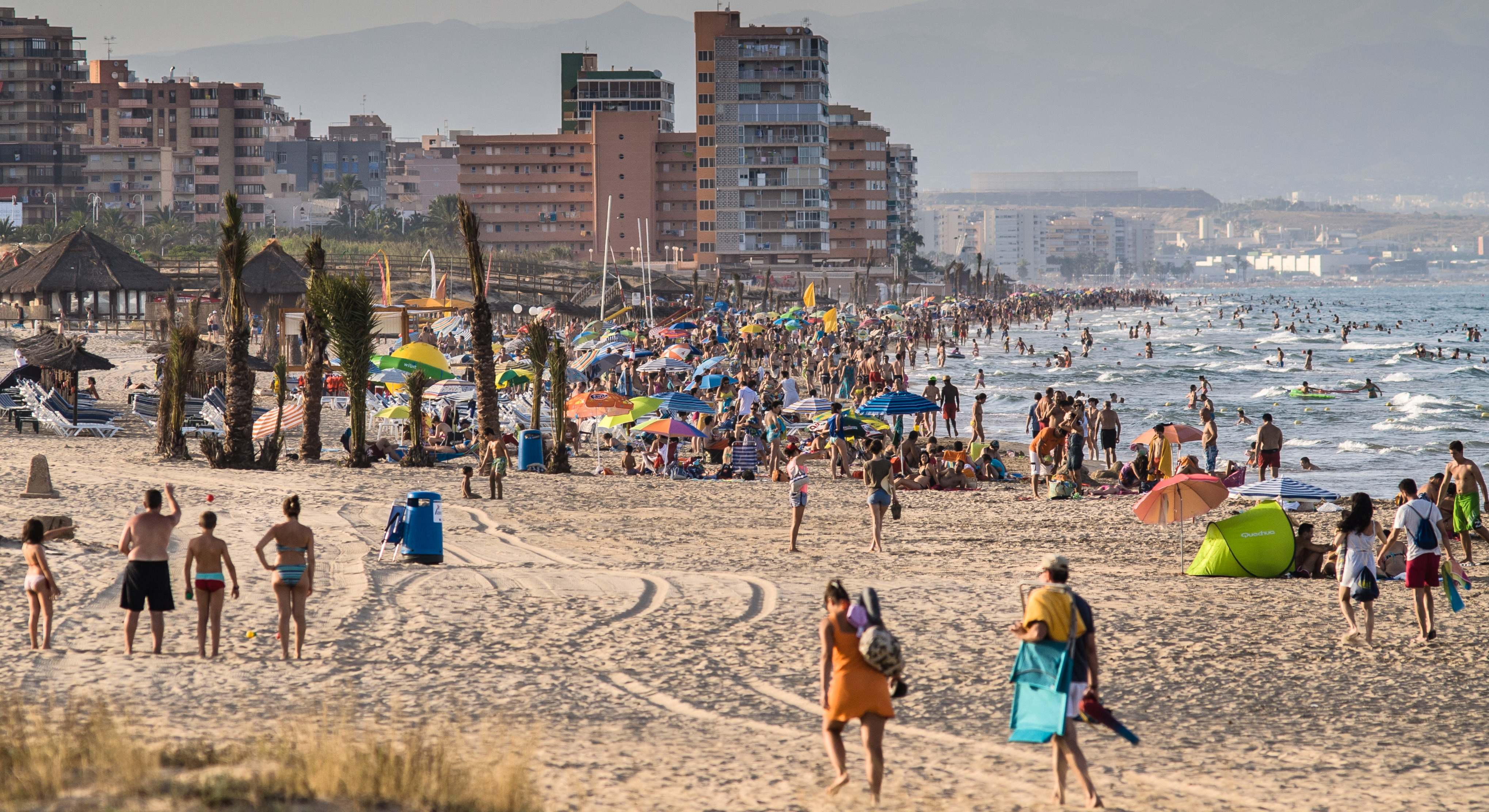 Turistas en la playa