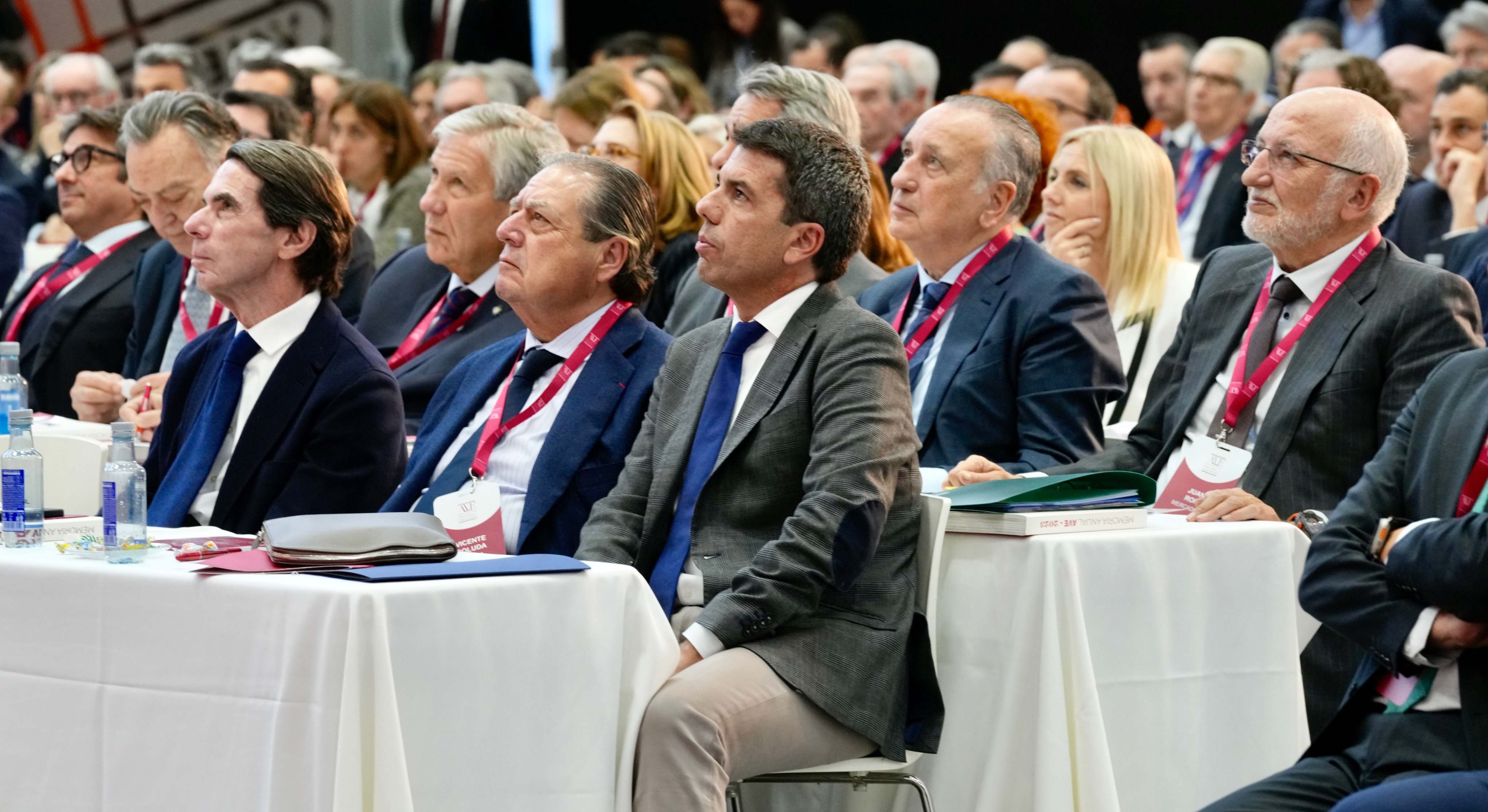 Mazón, junto a Boluda, Fernando y Juan Roig, en la asamblea de AVE.