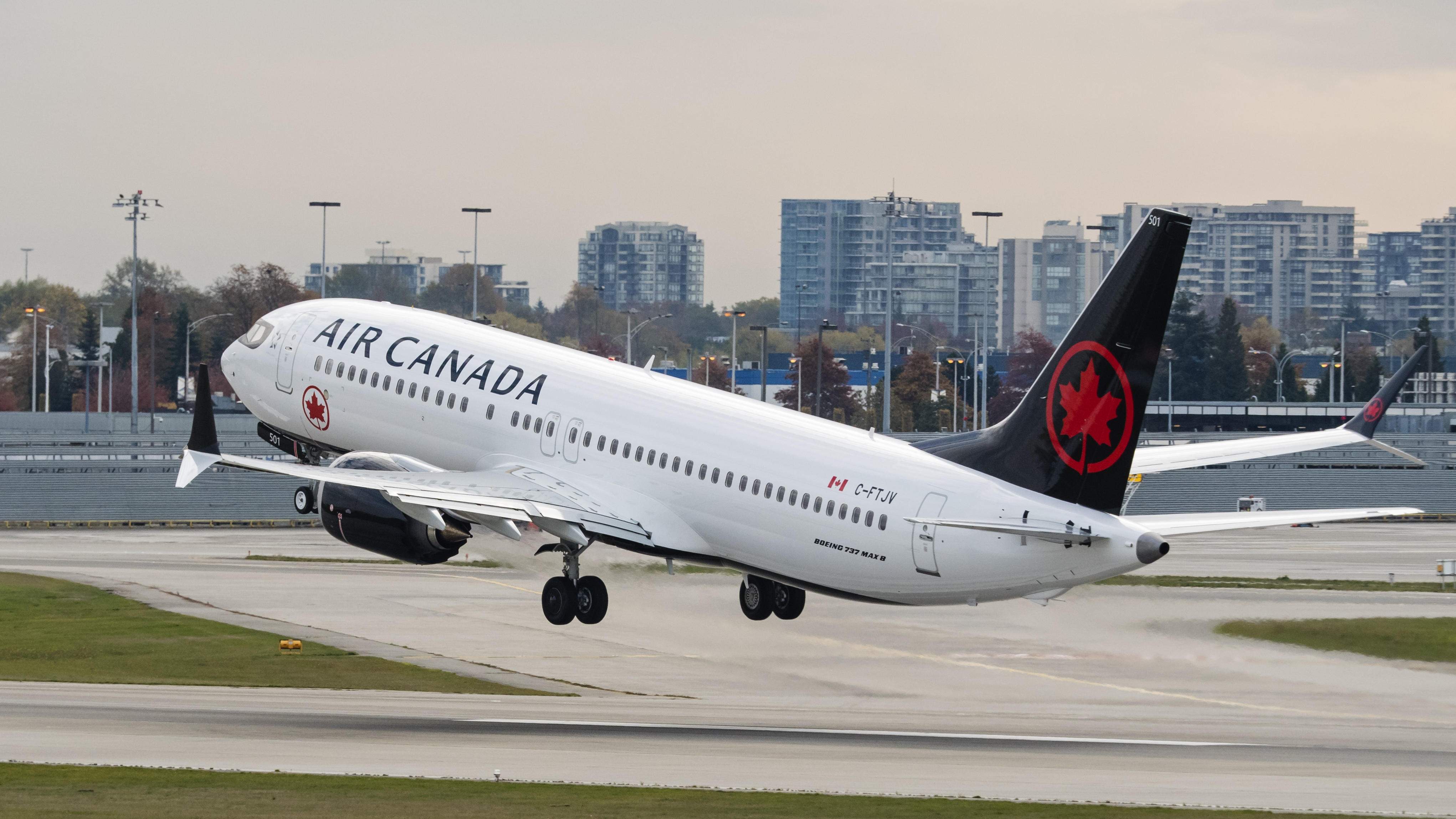 aire-canada-boeing-737.jpg